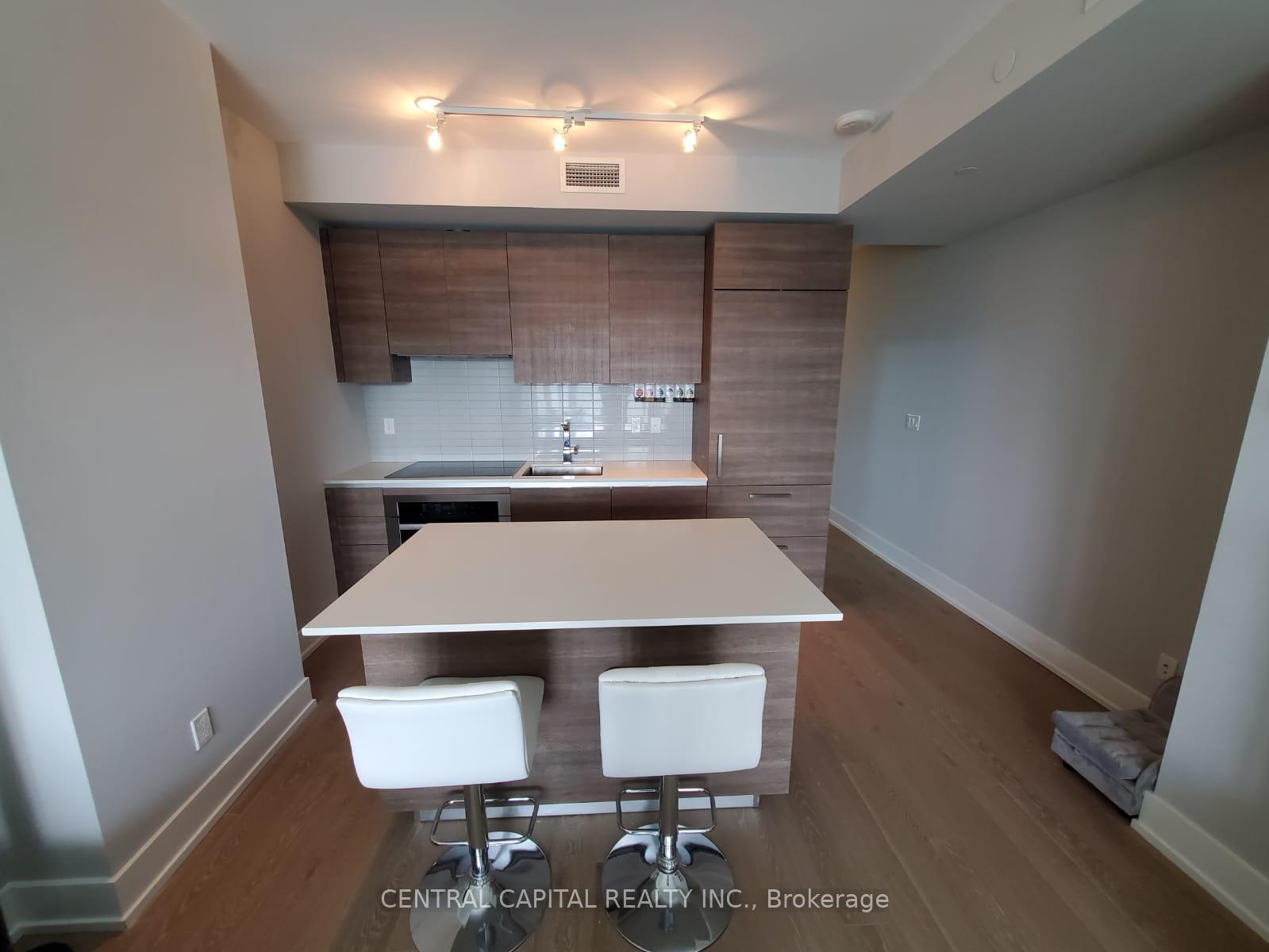 2 Bedrooms Condo at 200 Bloor,  Toronto For sale