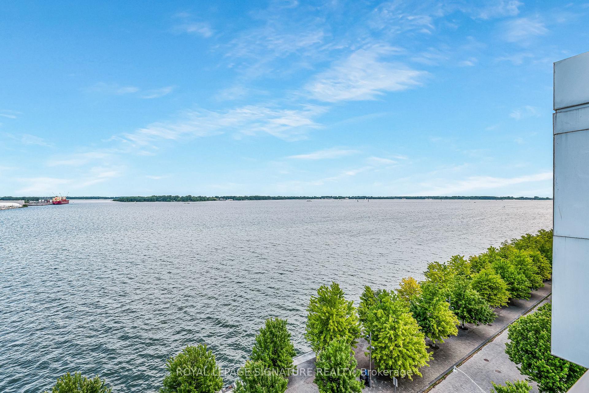 3 Bedrooms Condo at 118 Merchants’ Wharf, Toronto For sale