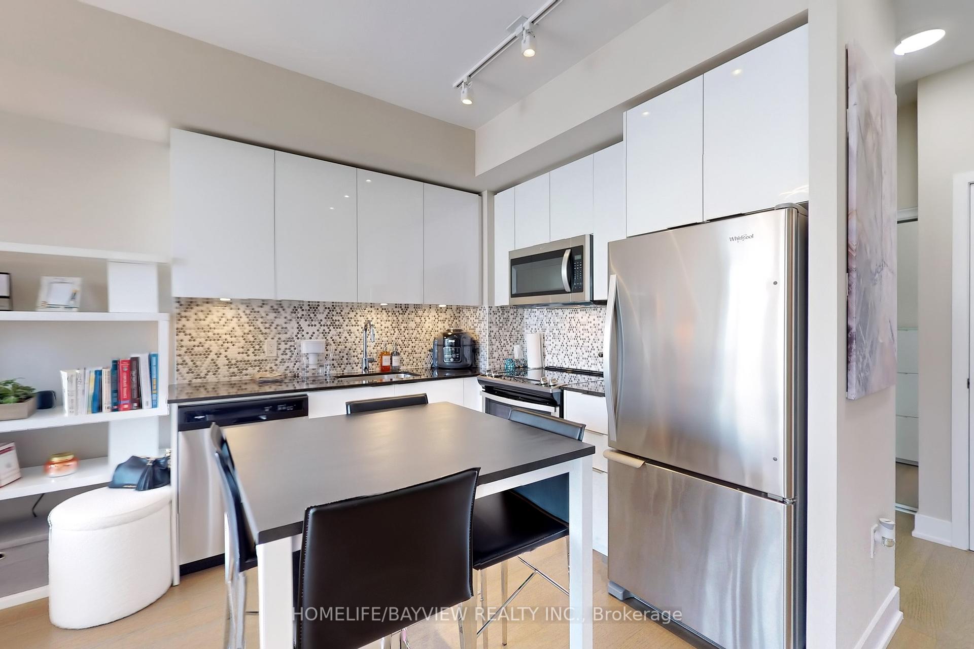 2 Bedrooms Condo at 30 SHORE BREEZE, Toronto For sale
