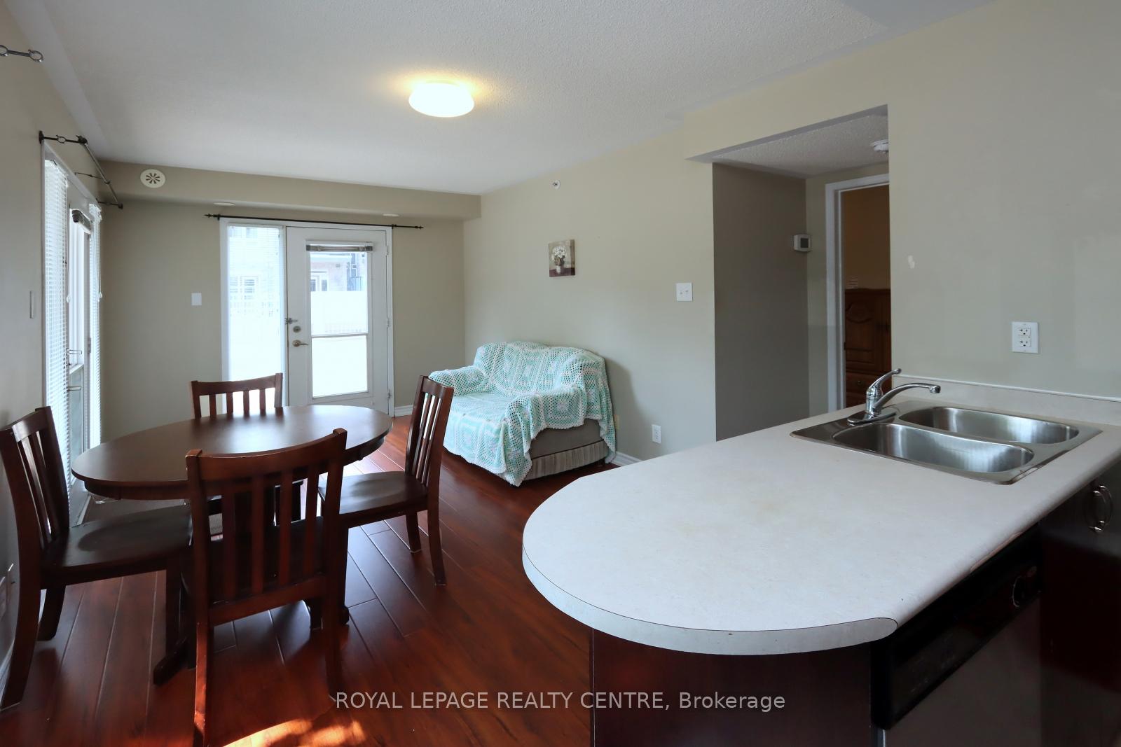 2 Bedrooms Condo at 5100 Winston Churchill, Mississauga For sale