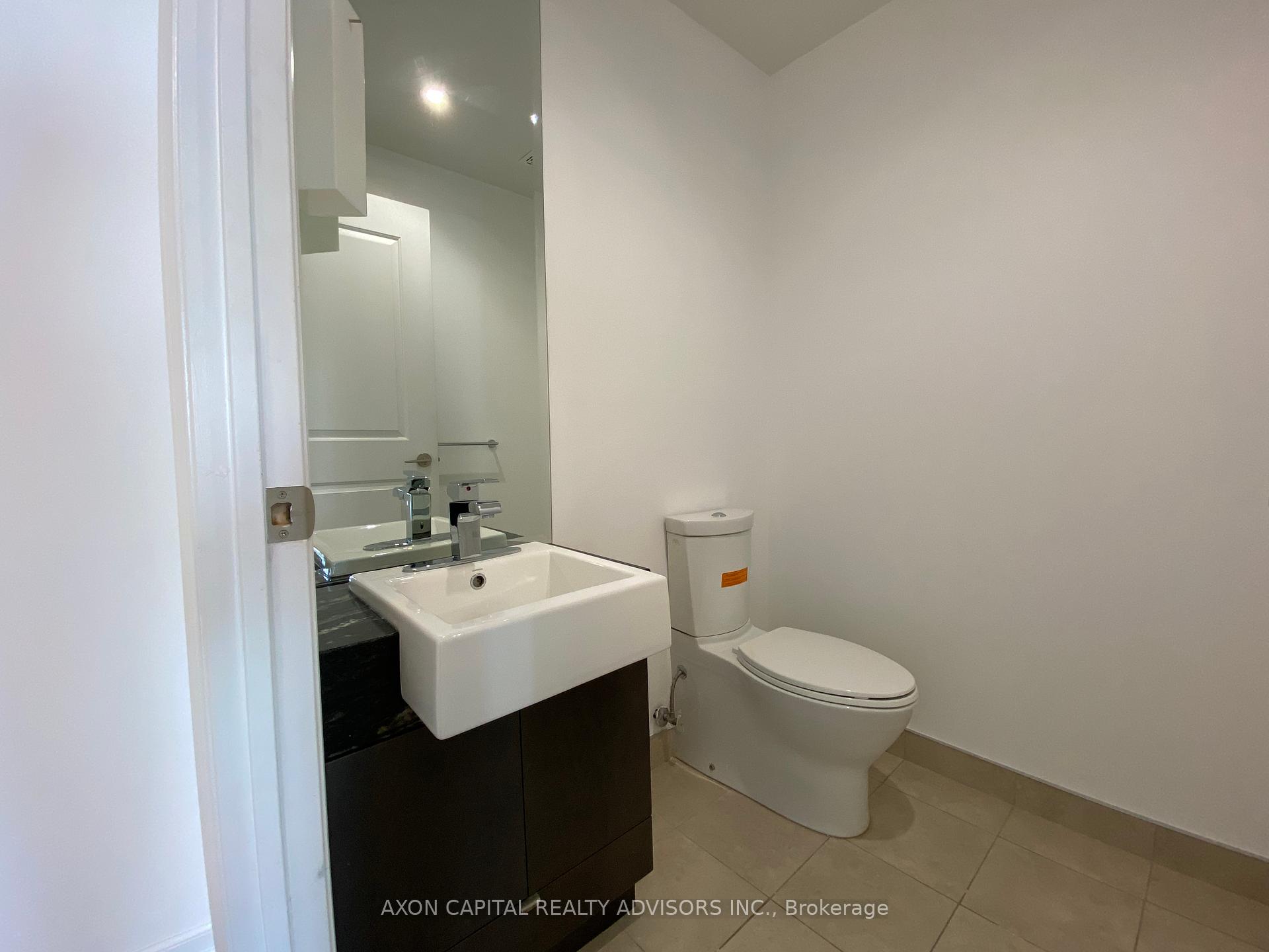 3 Bedrooms Condo at 8 The Esplanade, Toronto For sale
