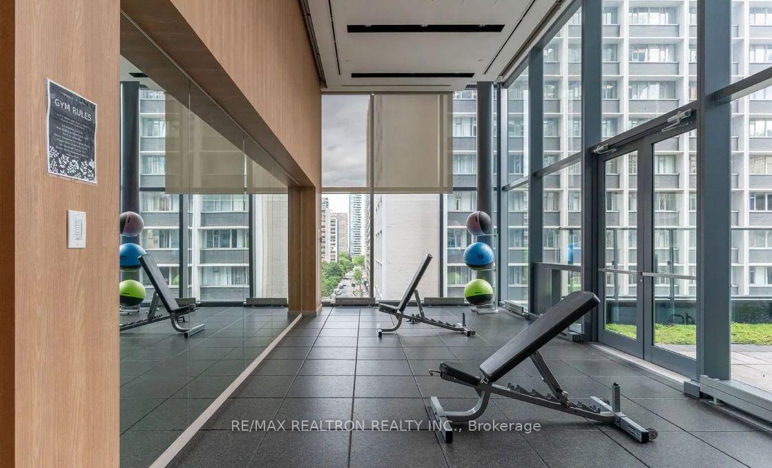 2 Bedrooms Condo at 7 Grenville, Toronto For sale