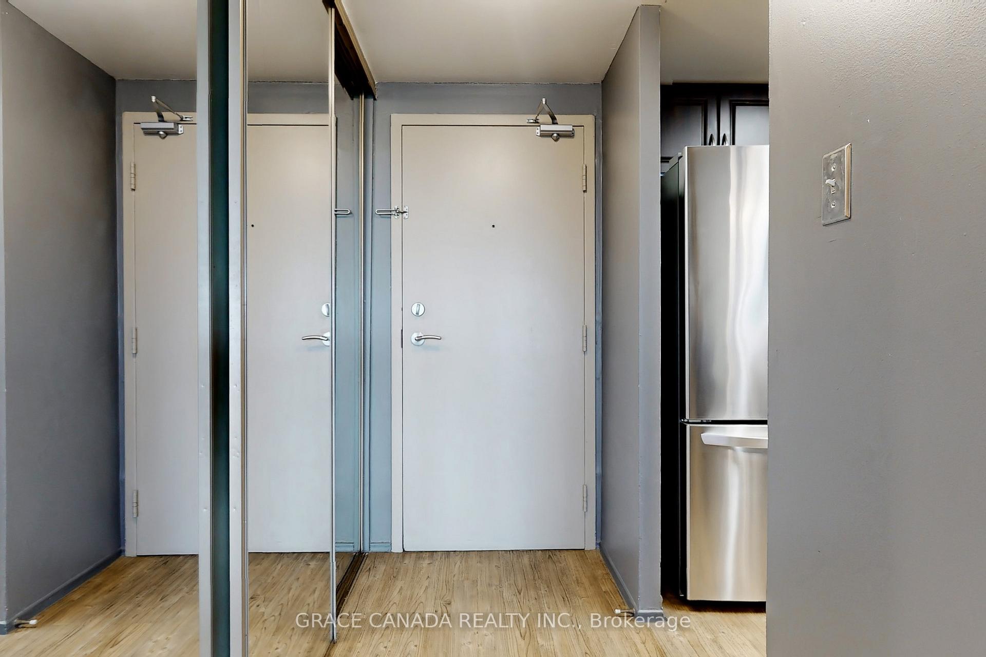 2 Bedrooms Condo at 10 Dean Park, Toronto For sale