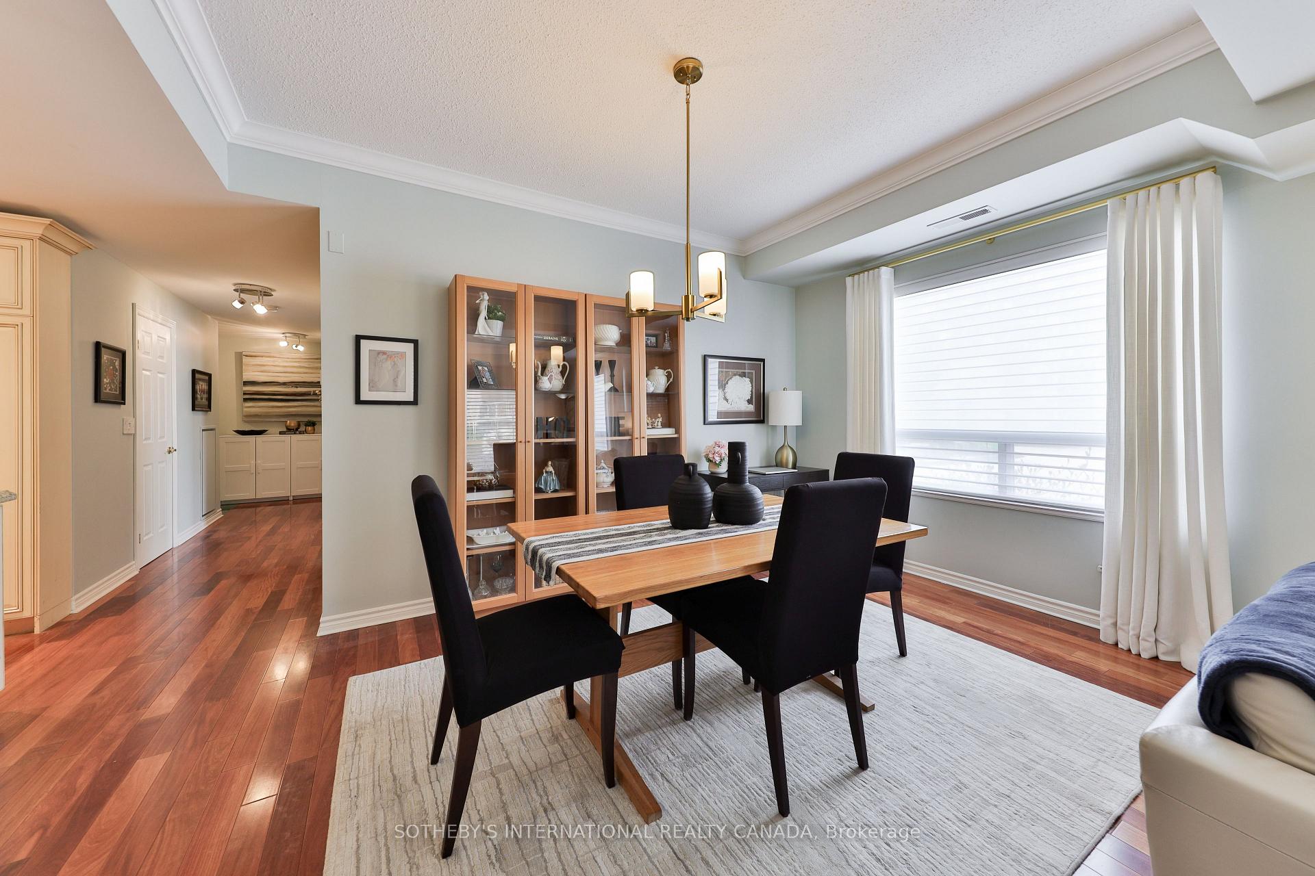 2 Bedrooms Condo at 5194 Lakeshore, Burlington For sale