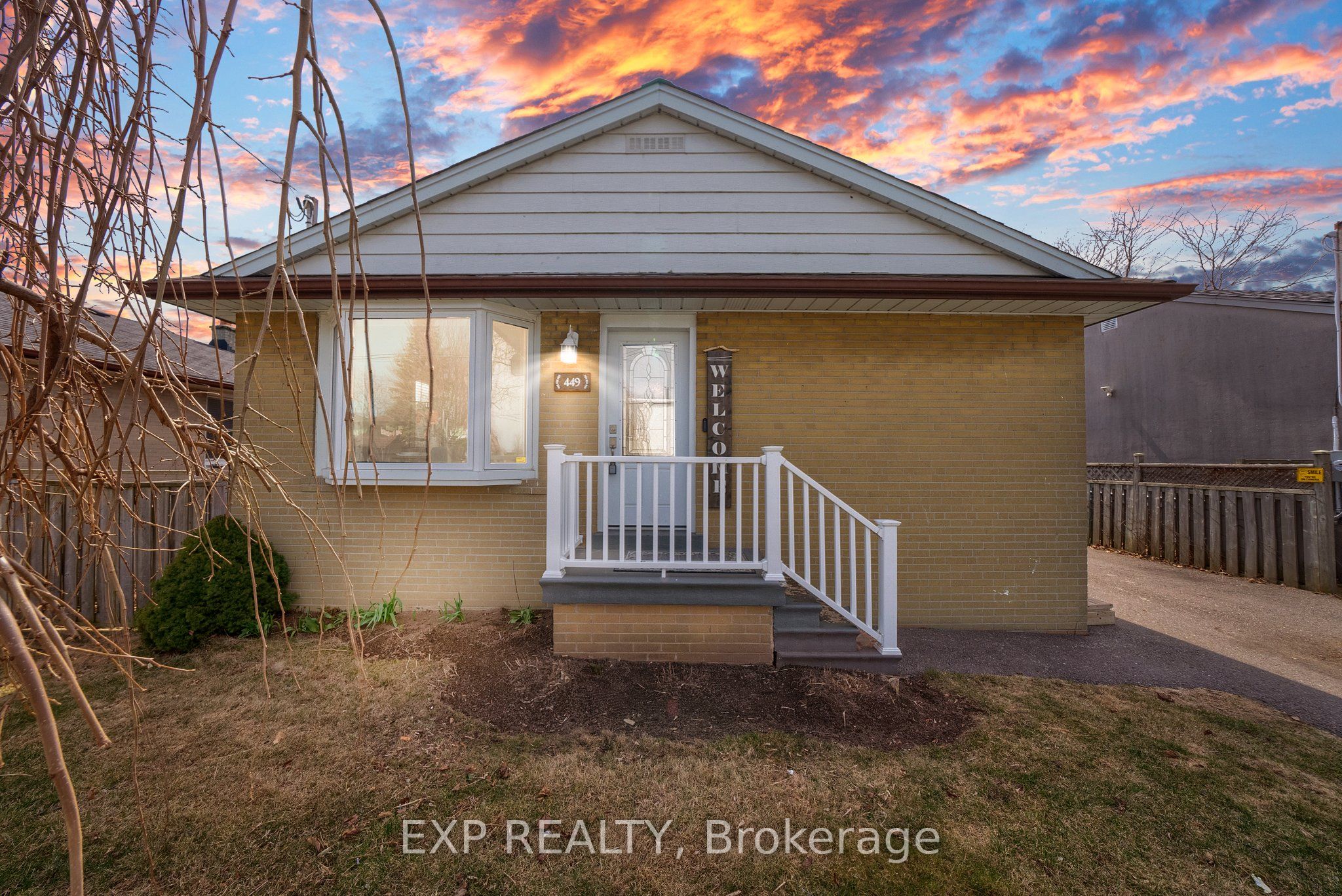 449 Emerald Avenue, Oshawa, ON L1J 1K3