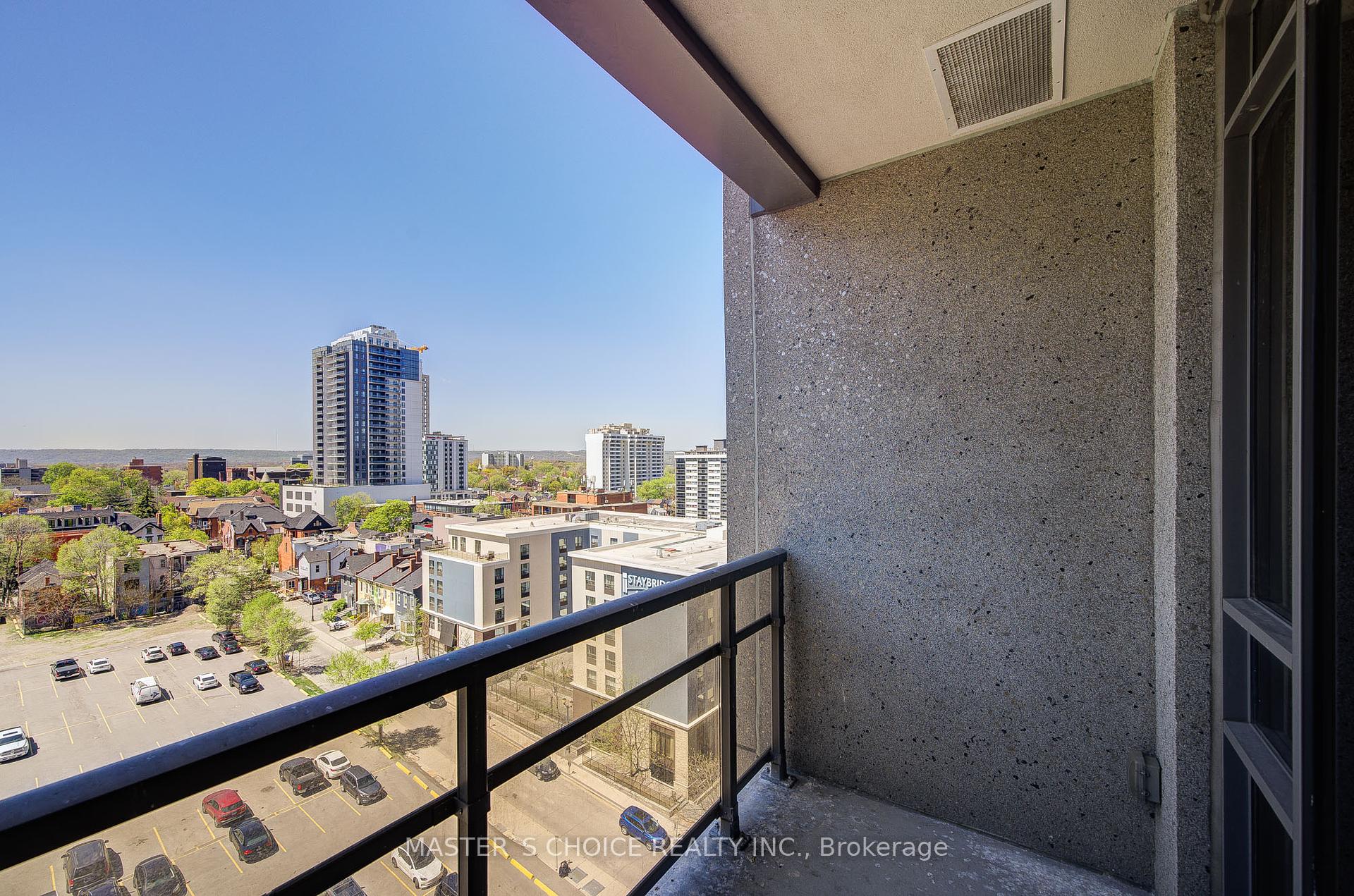 2 Bedrooms Condo at 150 Main, Hamilton For sale