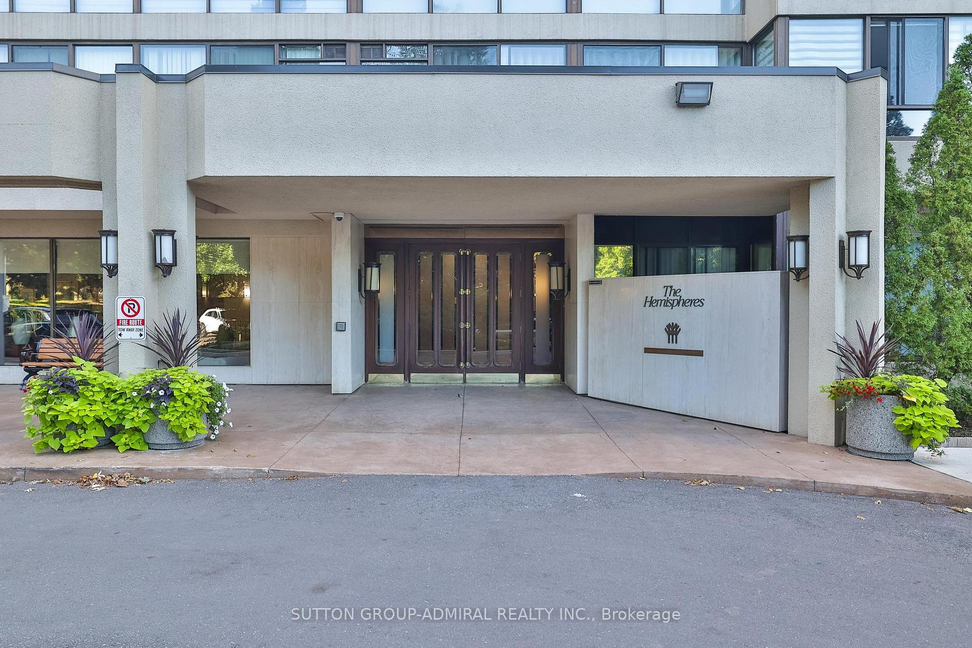 3 Bedrooms Condo at 131 Torresdale, Toronto For sale