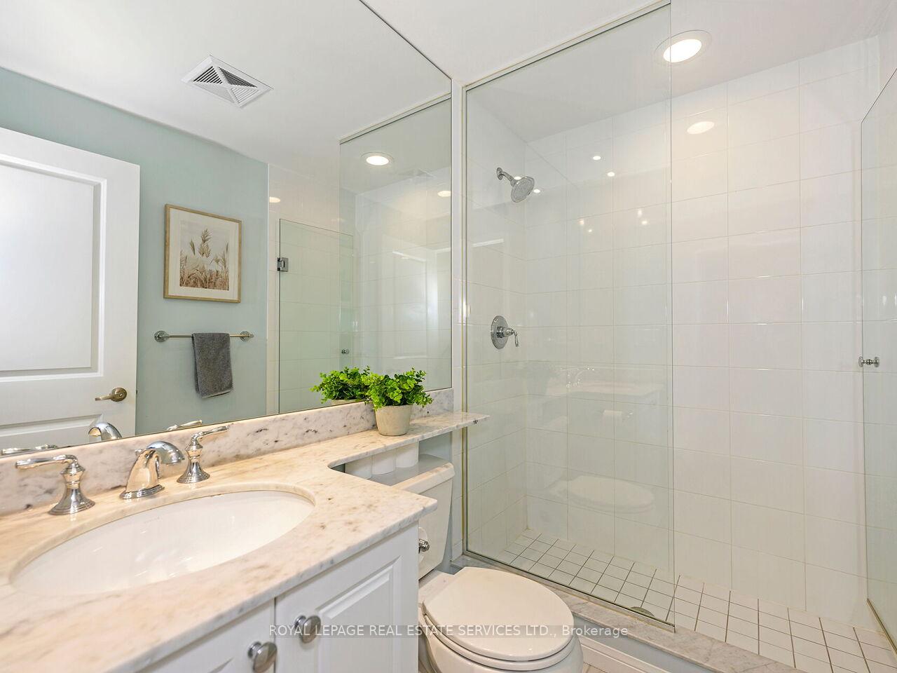 2 Bedrooms Condo at 628 Fleet, Toronto For sale
