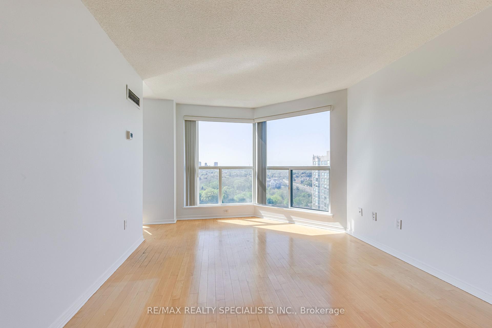 2 Bedrooms Condo at 2177 Burnhamthorpe, Mississauga For sale