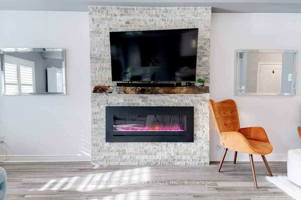 98 Shoreview Place, #12