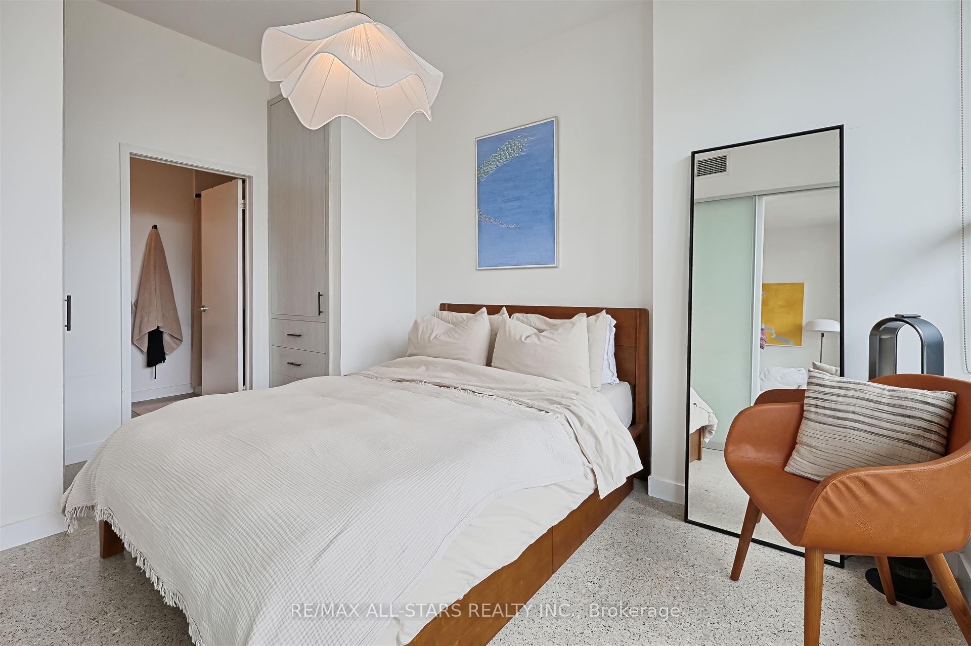 2 Bedrooms Condo at 510 King, Toronto For sale