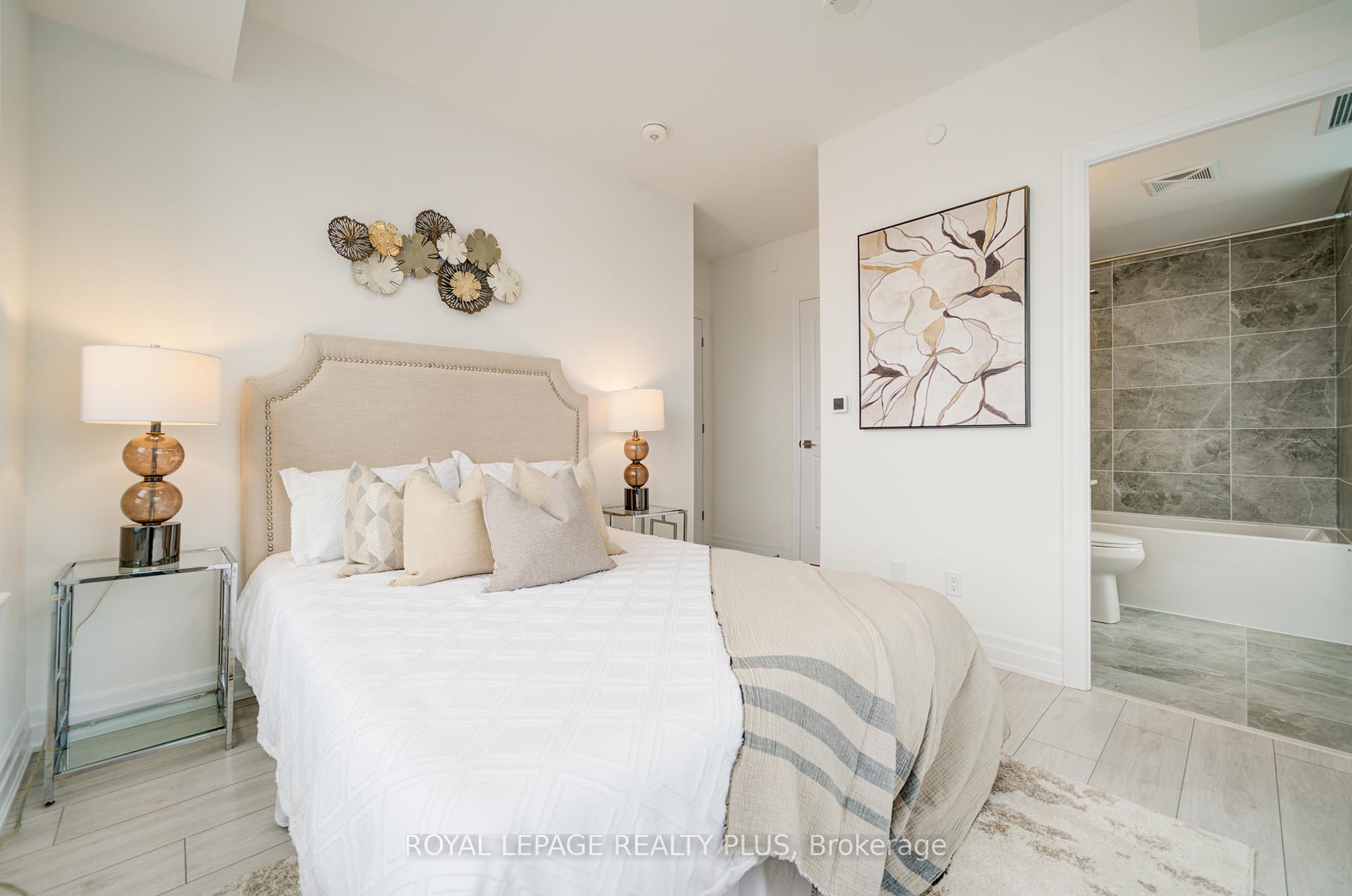 2 Bedrooms Condo at 30 Elm, Mississauga For sale