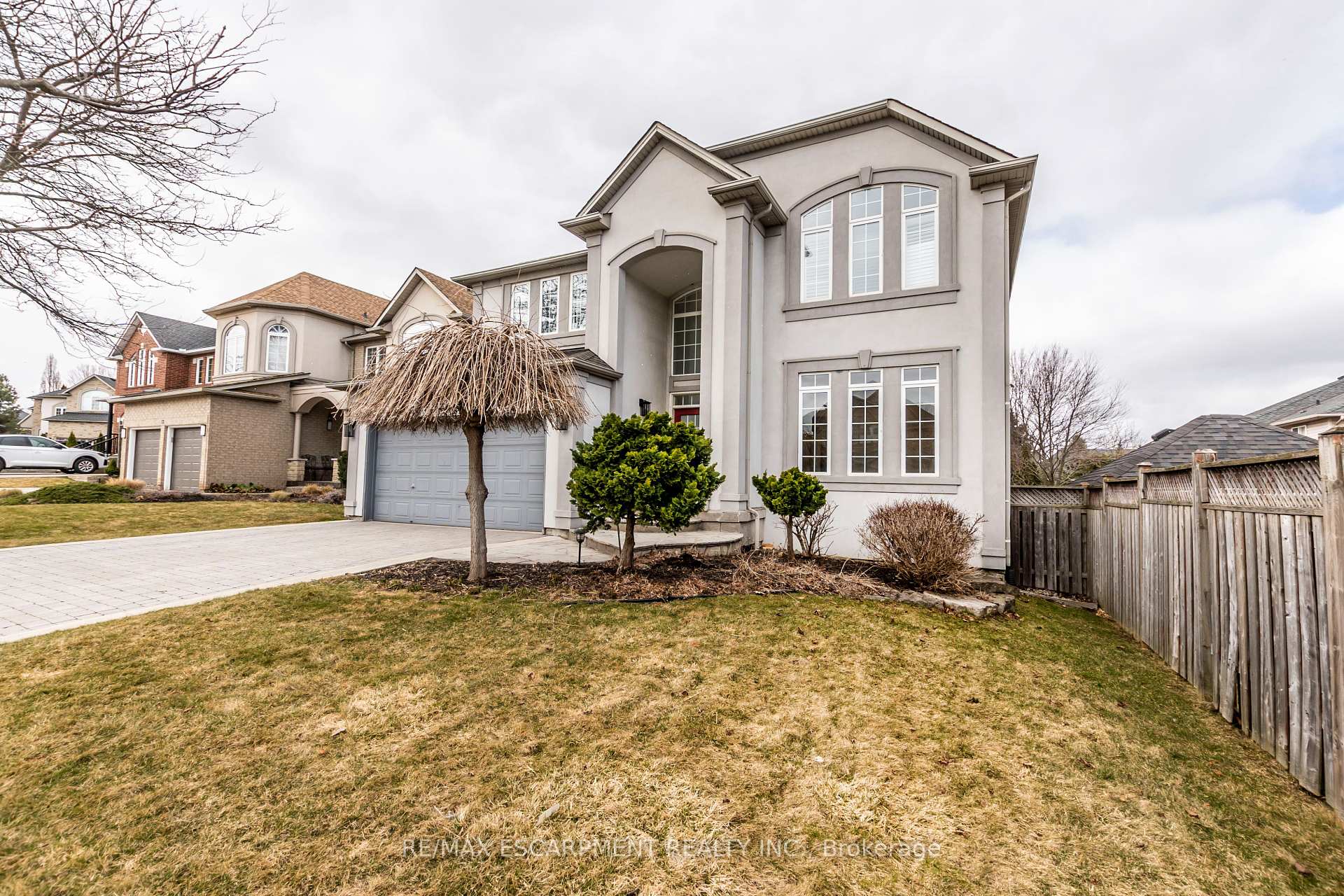 8 Hackney Court, Hamilton, ON L9K 1M3