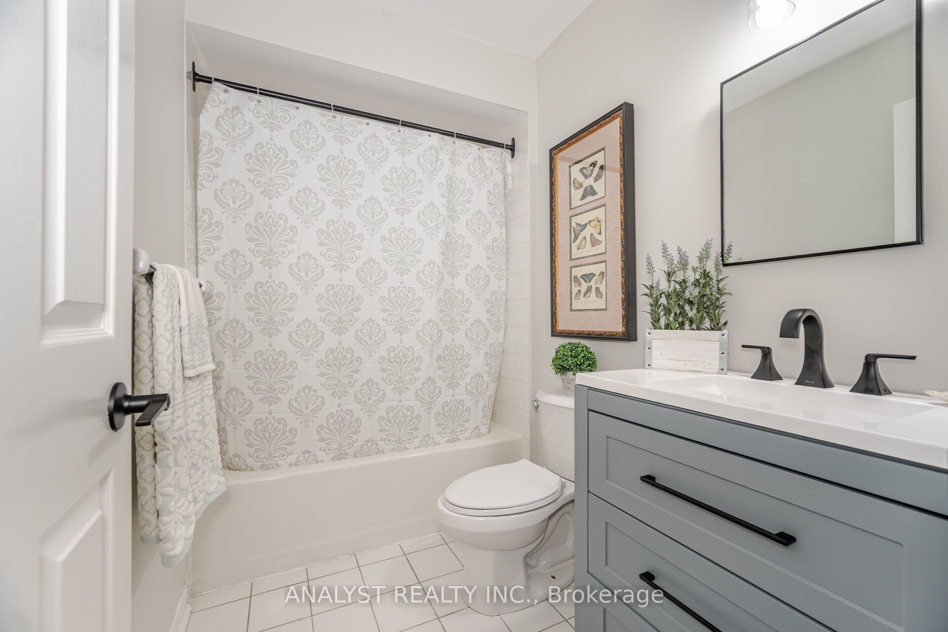 219 Woodbridge Avenue, #1