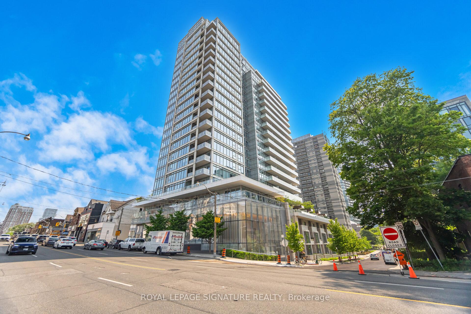2 Bedrooms Condo at 170 Avenue, Toronto For sale