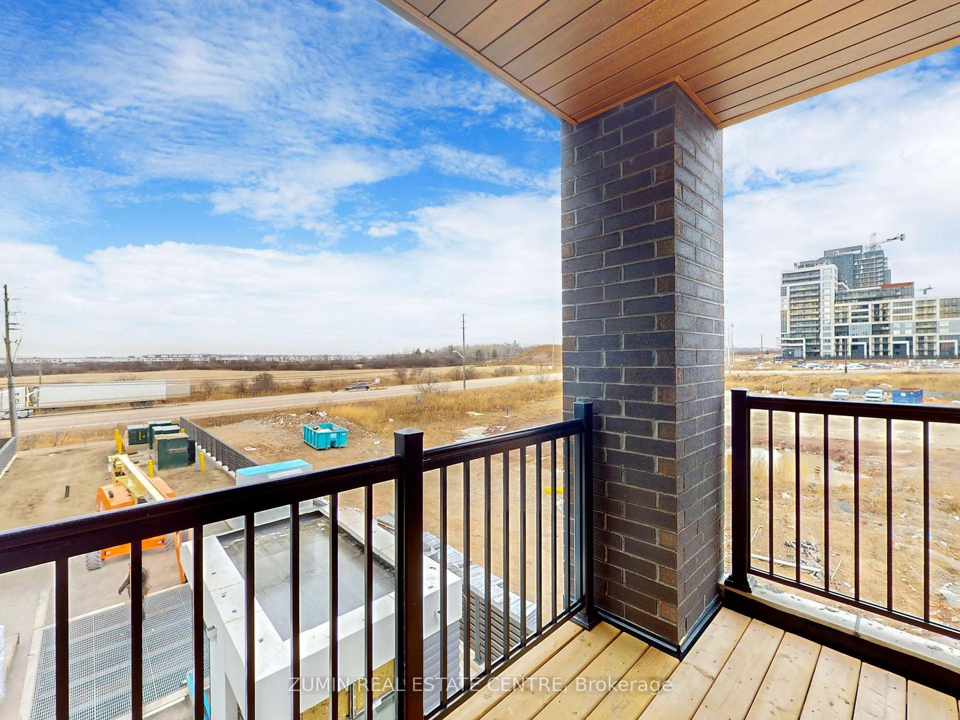 2 Bedrooms Condo at 349 Wheat Boom, Oakville For sale