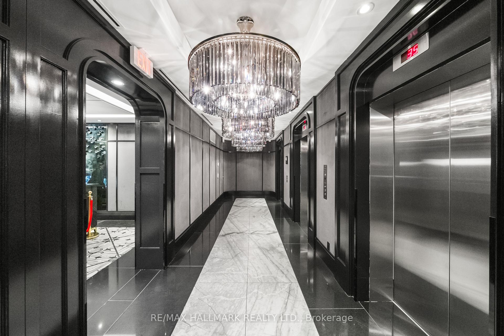 2 Bedrooms Condo at 88 Blue Jays, Toronto For sale
