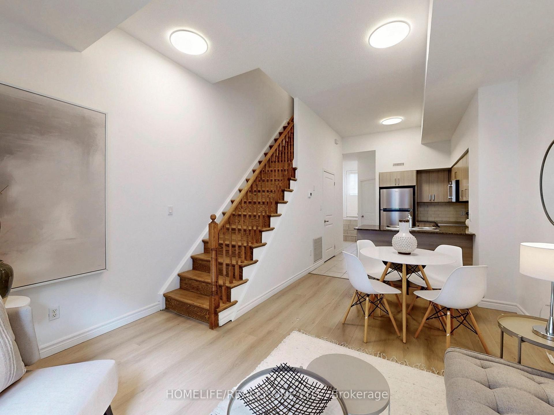 3 Bedrooms Condo at 21 Ruttan, Toronto For sale