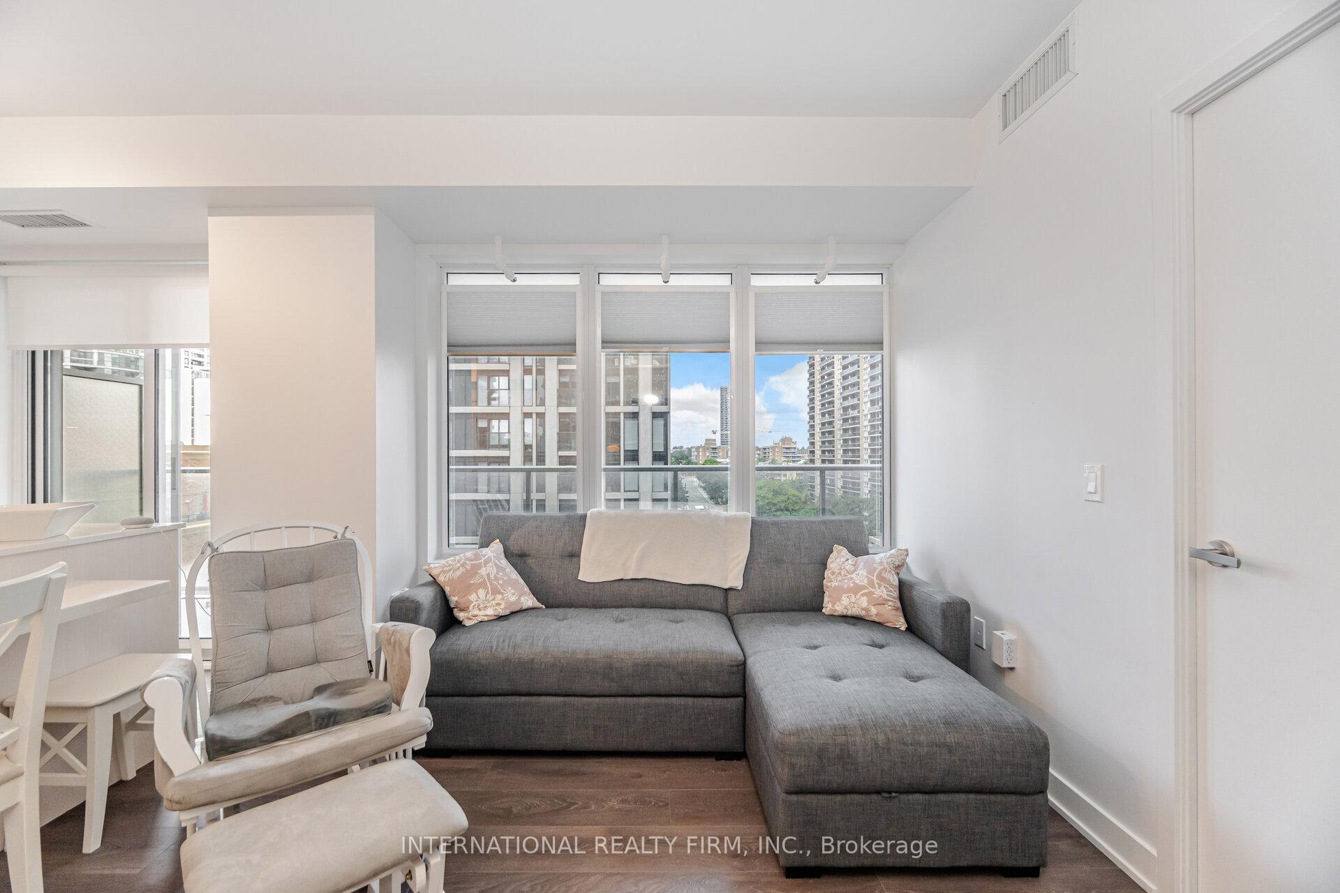 2 Bedrooms Condo at 99 Broadway, Toronto For sale