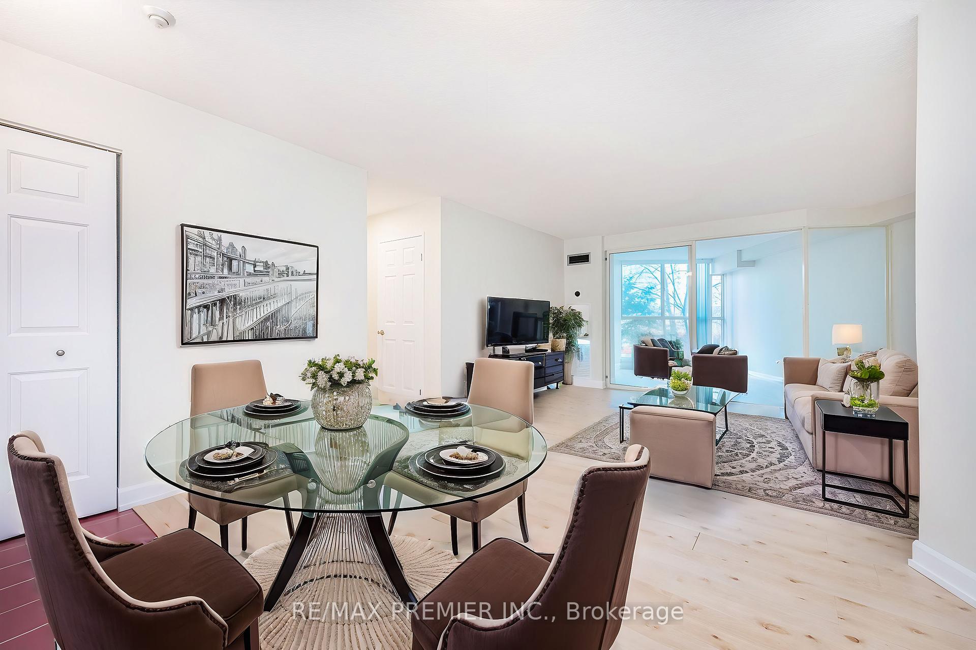 2 Bedrooms Condo at 20 Southport,  Toronto For sale