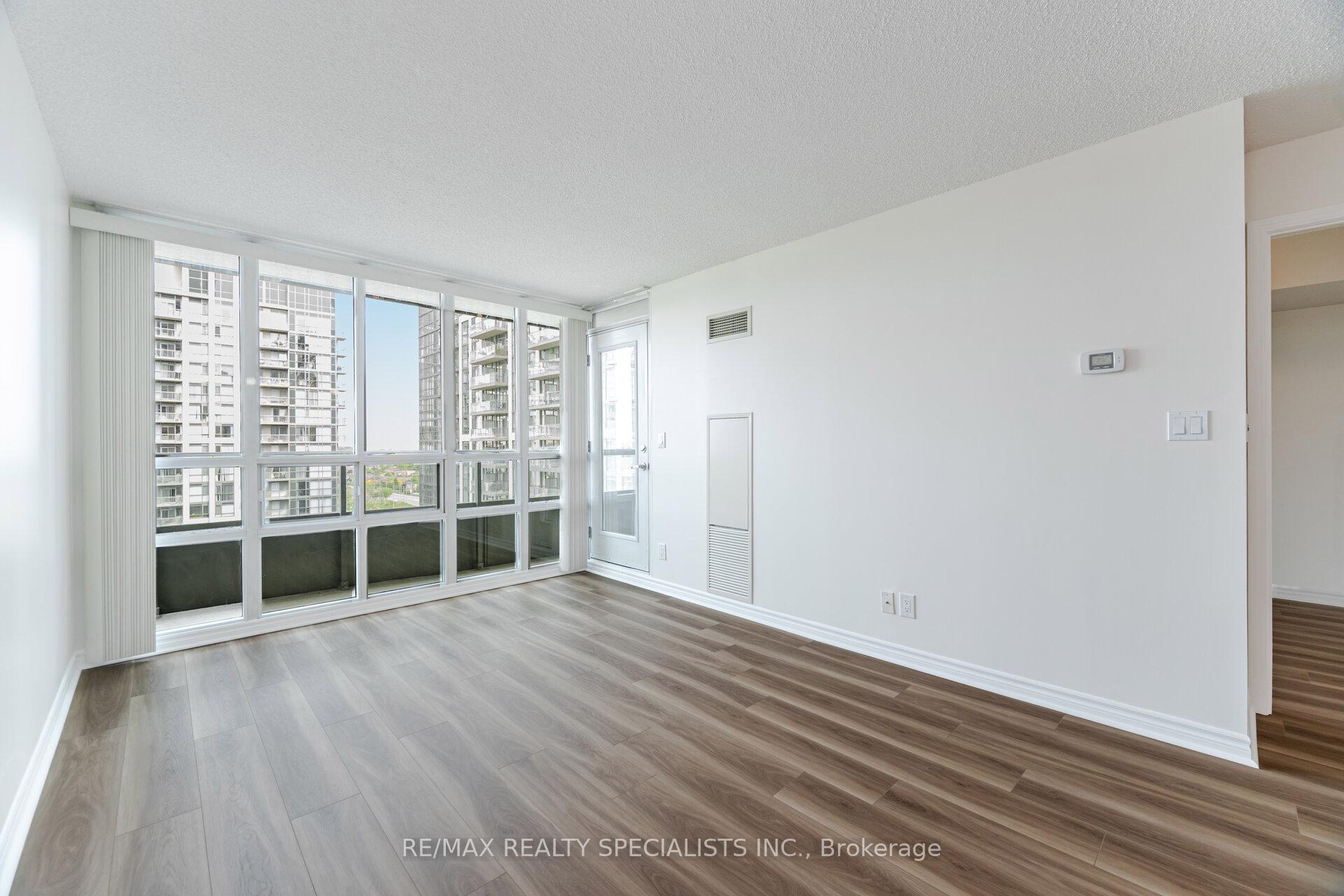 2 Bedrooms Condo at 335 Rathburn, Mississauga For sale