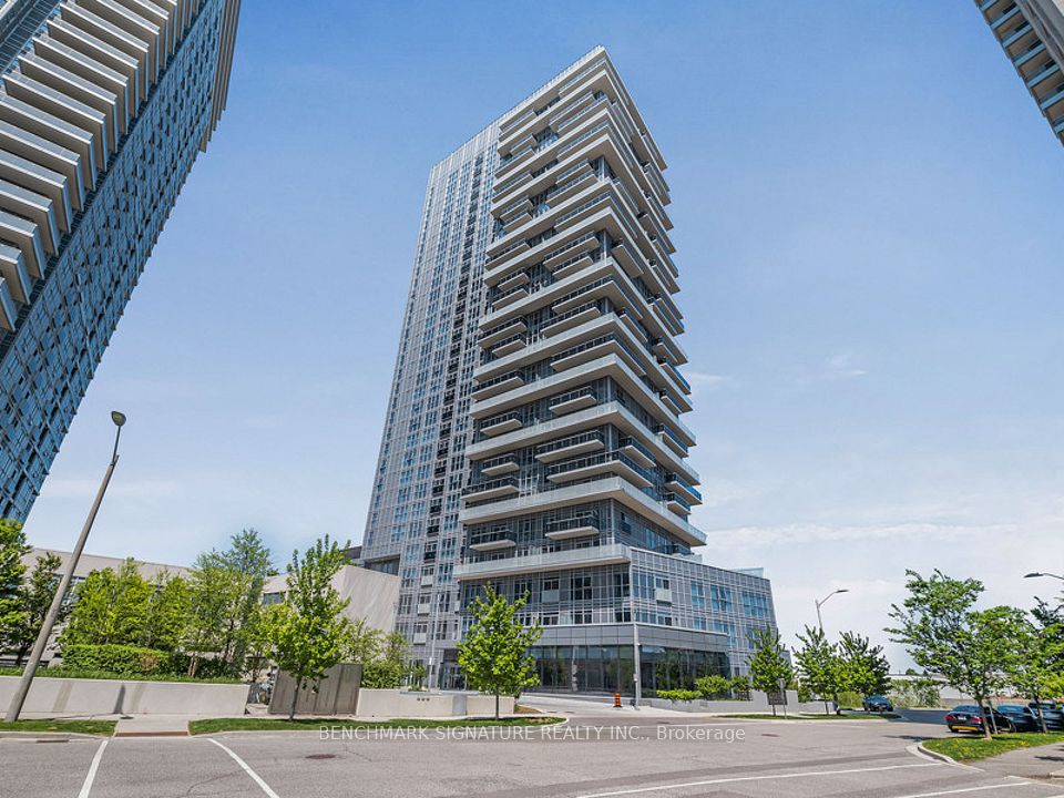 225 Village Green Square