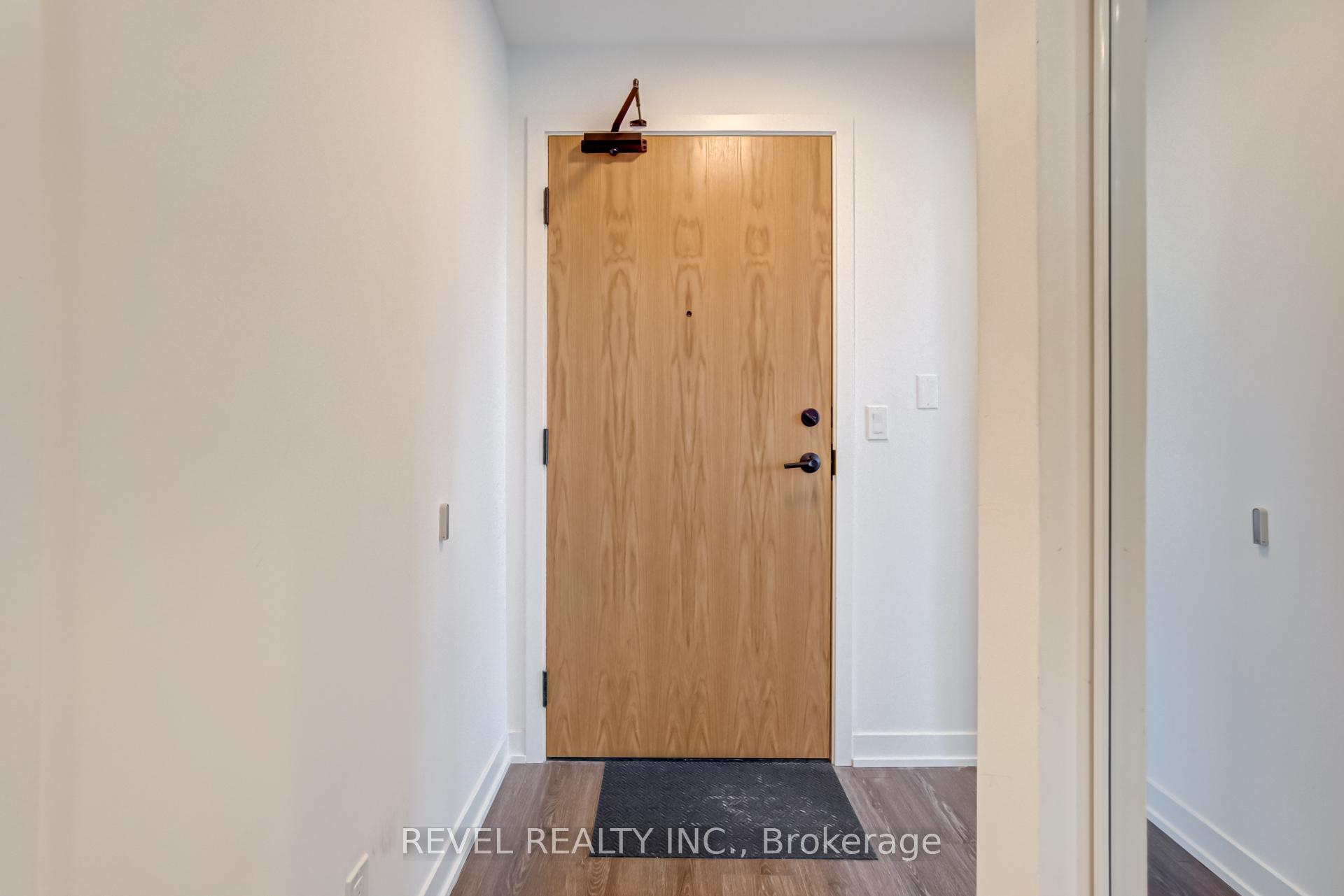 2 Bedrooms Condo at 7950 Bathurst, Vaughan For sale