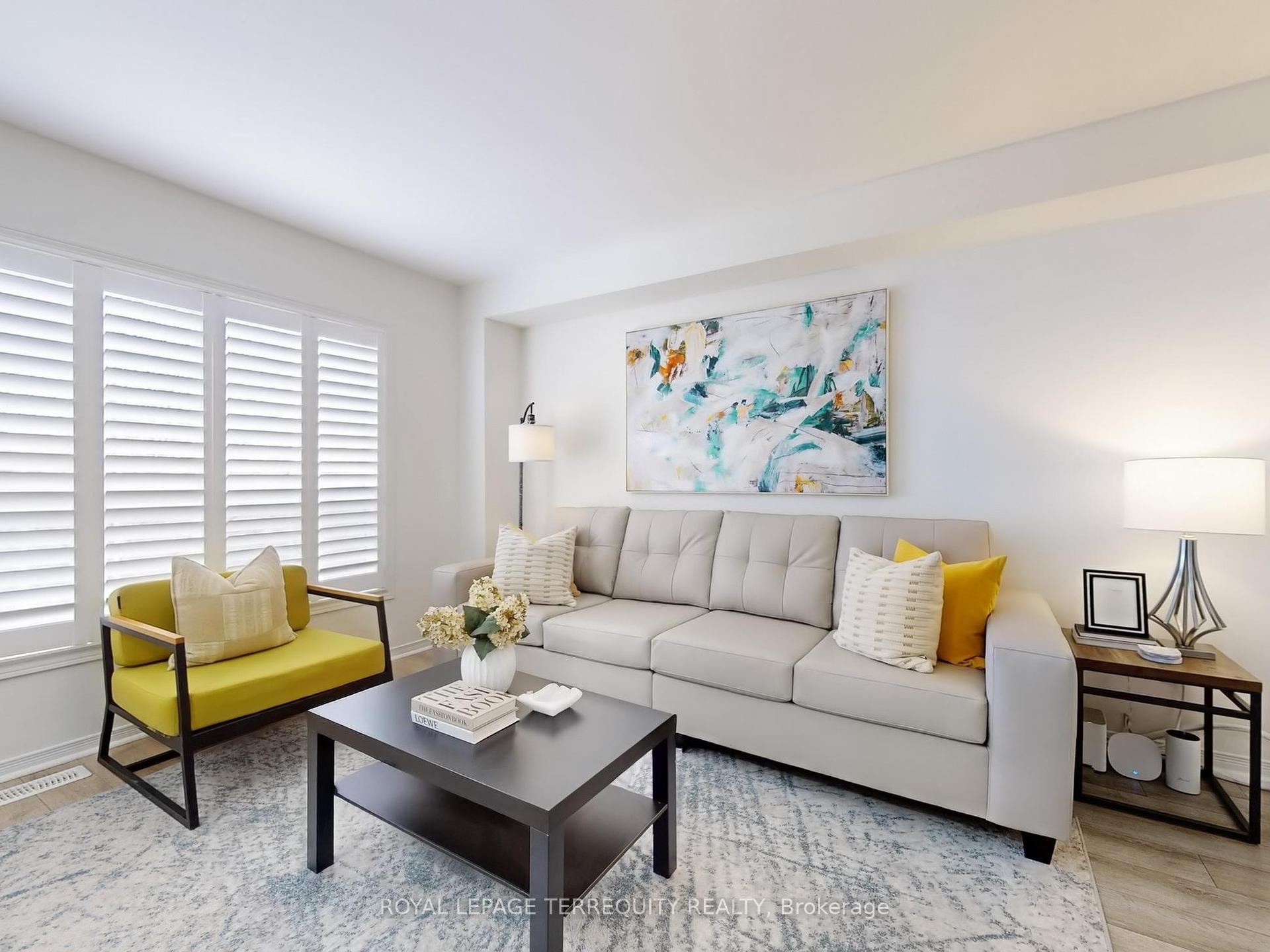4 Bedrooms Condo at 6399 Spinnaker,  Mississauga For sale
