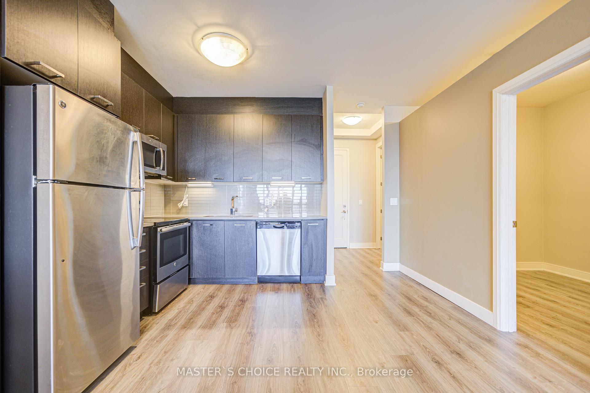 2 Bedrooms Condo at 150 Main, Hamilton For sale