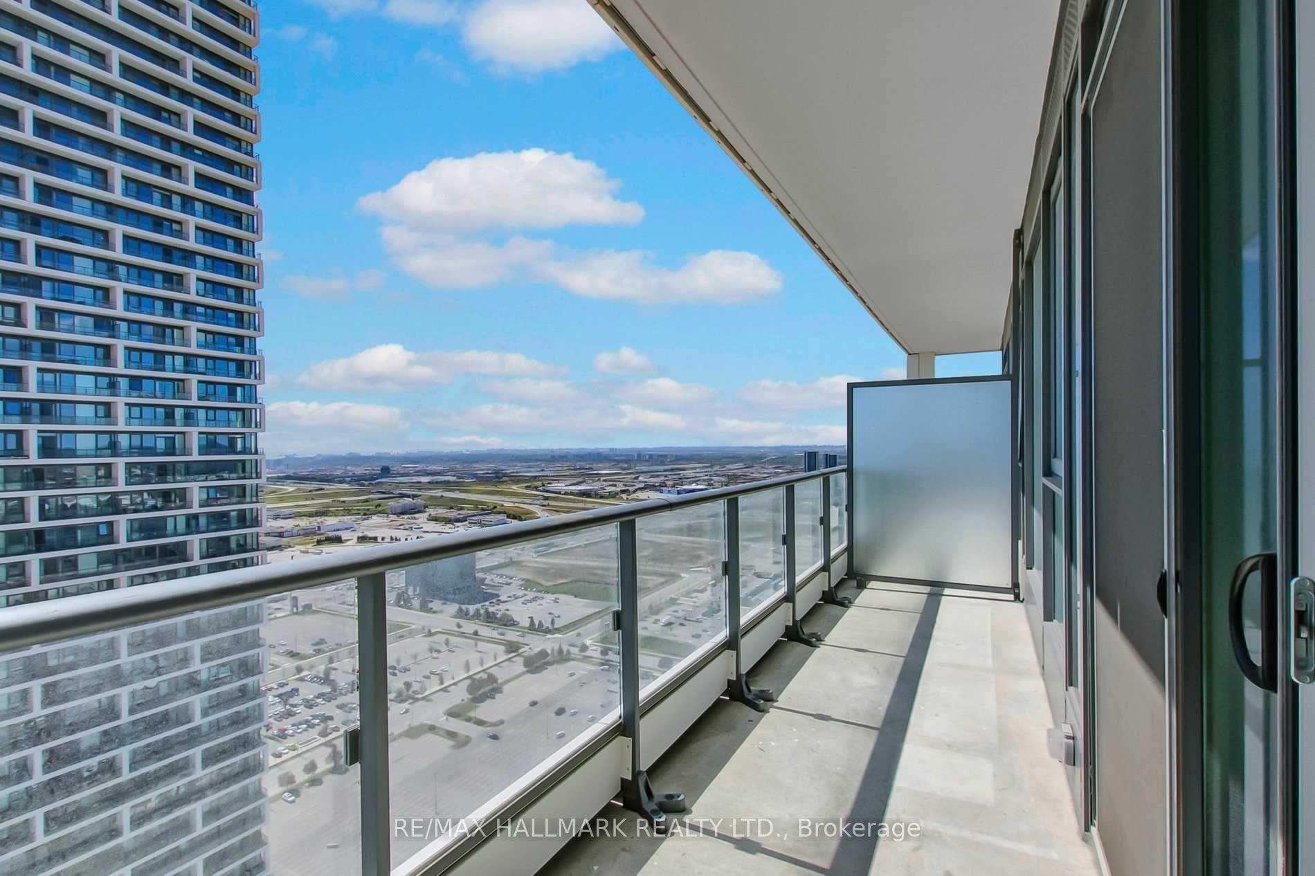 3 Bedrooms Condo at 898 Portage, Vaughan For sale