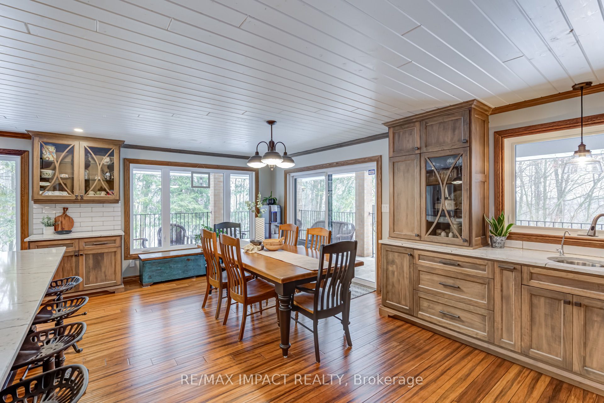 215 Raglan Road W