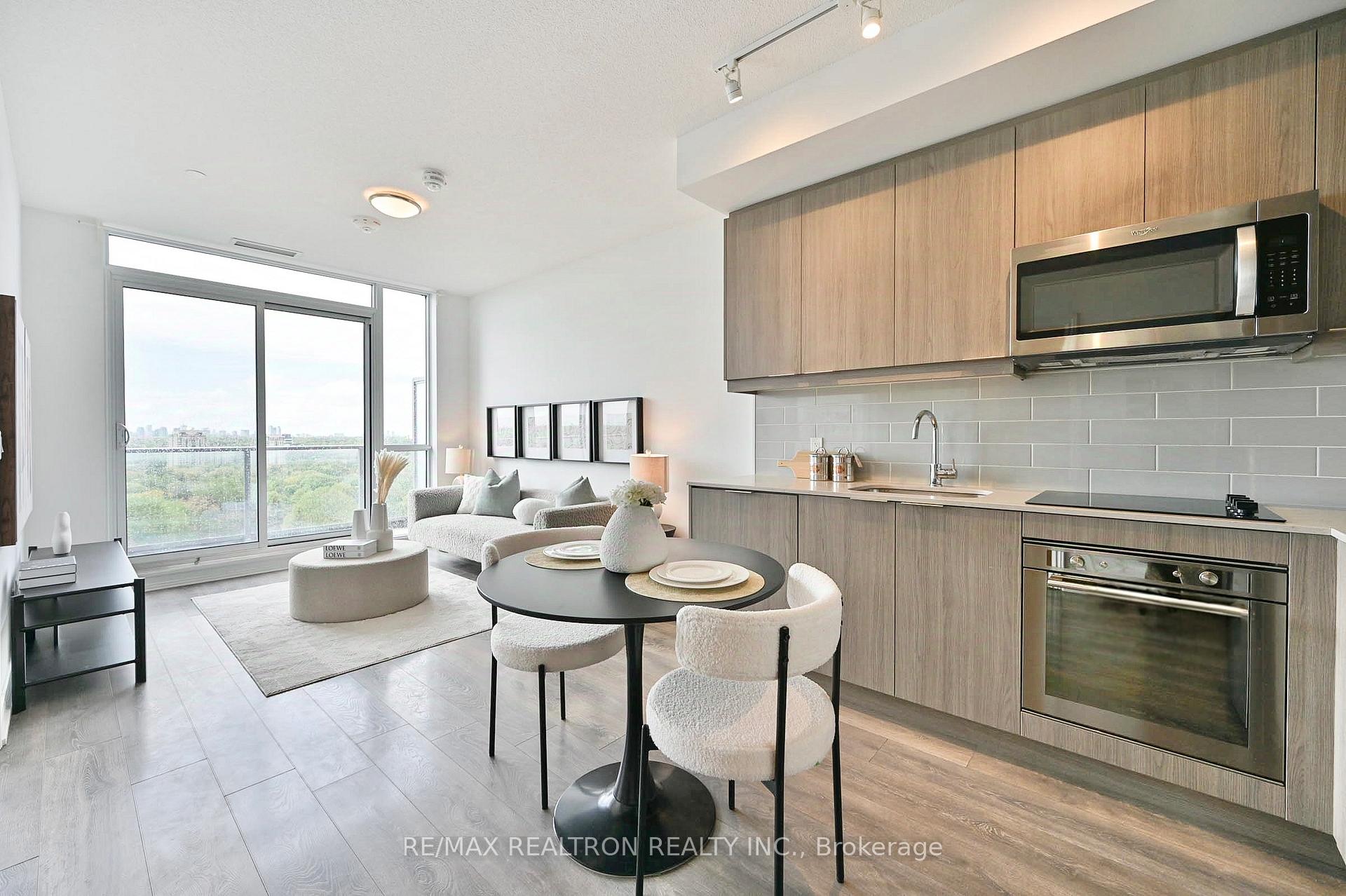 2 Bedrooms Condo at 36 Forest Manor, Toronto For sale