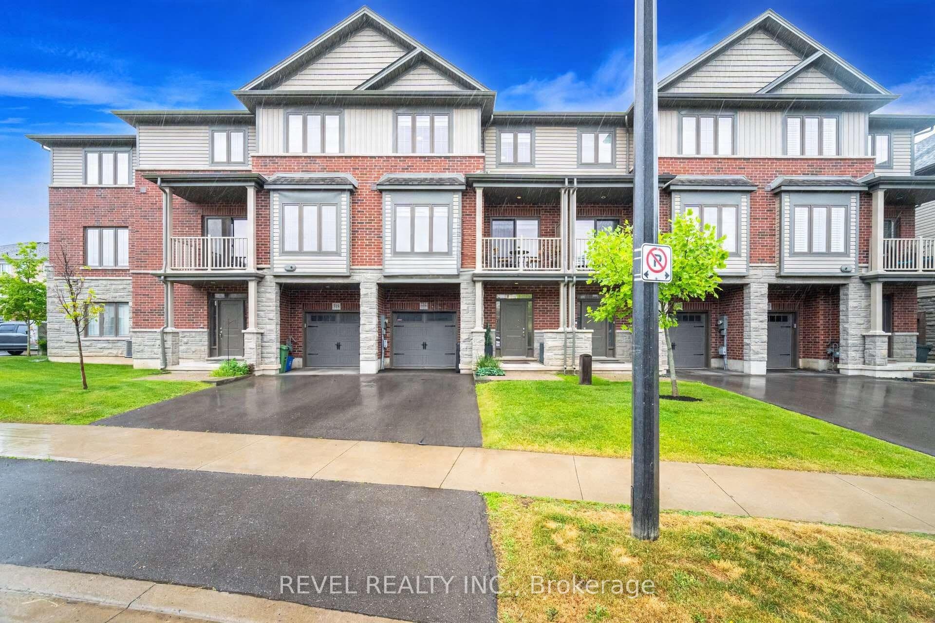 3 Bedrooms Condo at 316 Humphrey, Hamilton For sale