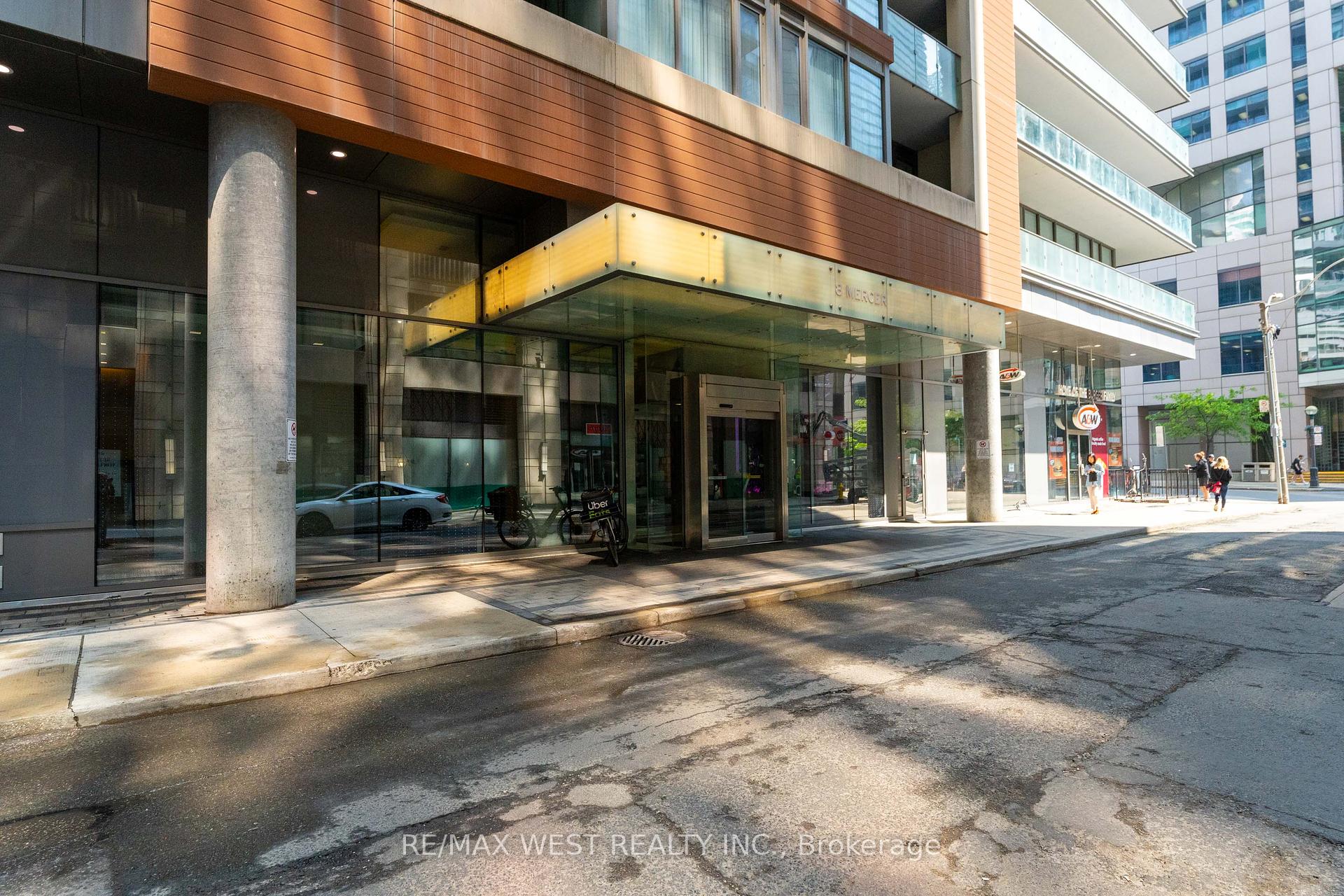 2 Bedrooms Condo at 8 Mercer, Toronto For sale