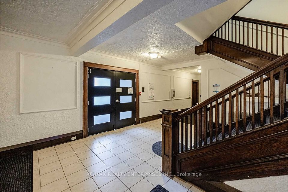 #6 - 285 King Street, Hamilton, ON L8P 1B2