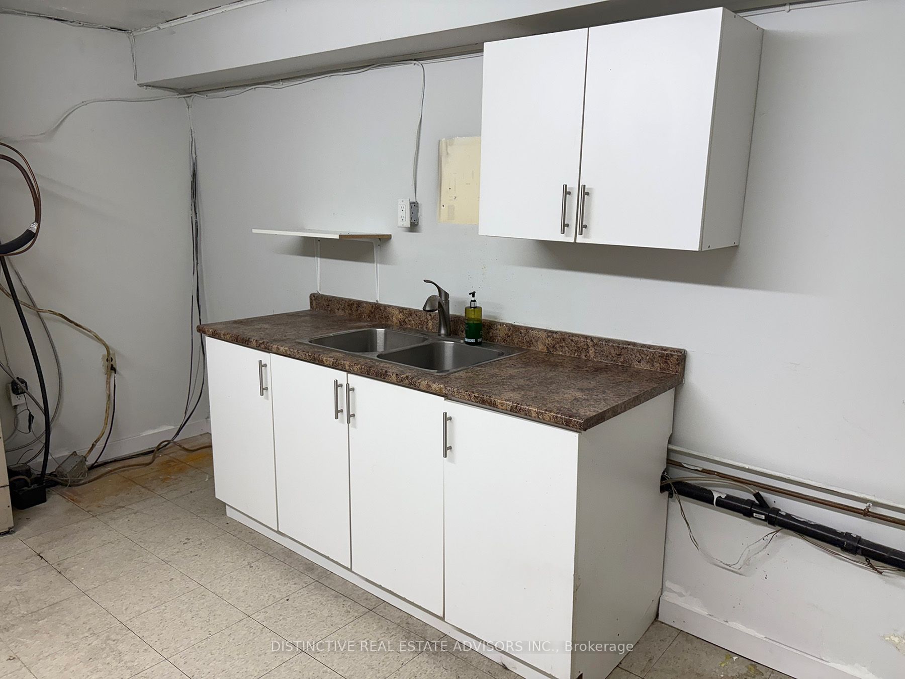 65 Dundas Street W, #Main Level