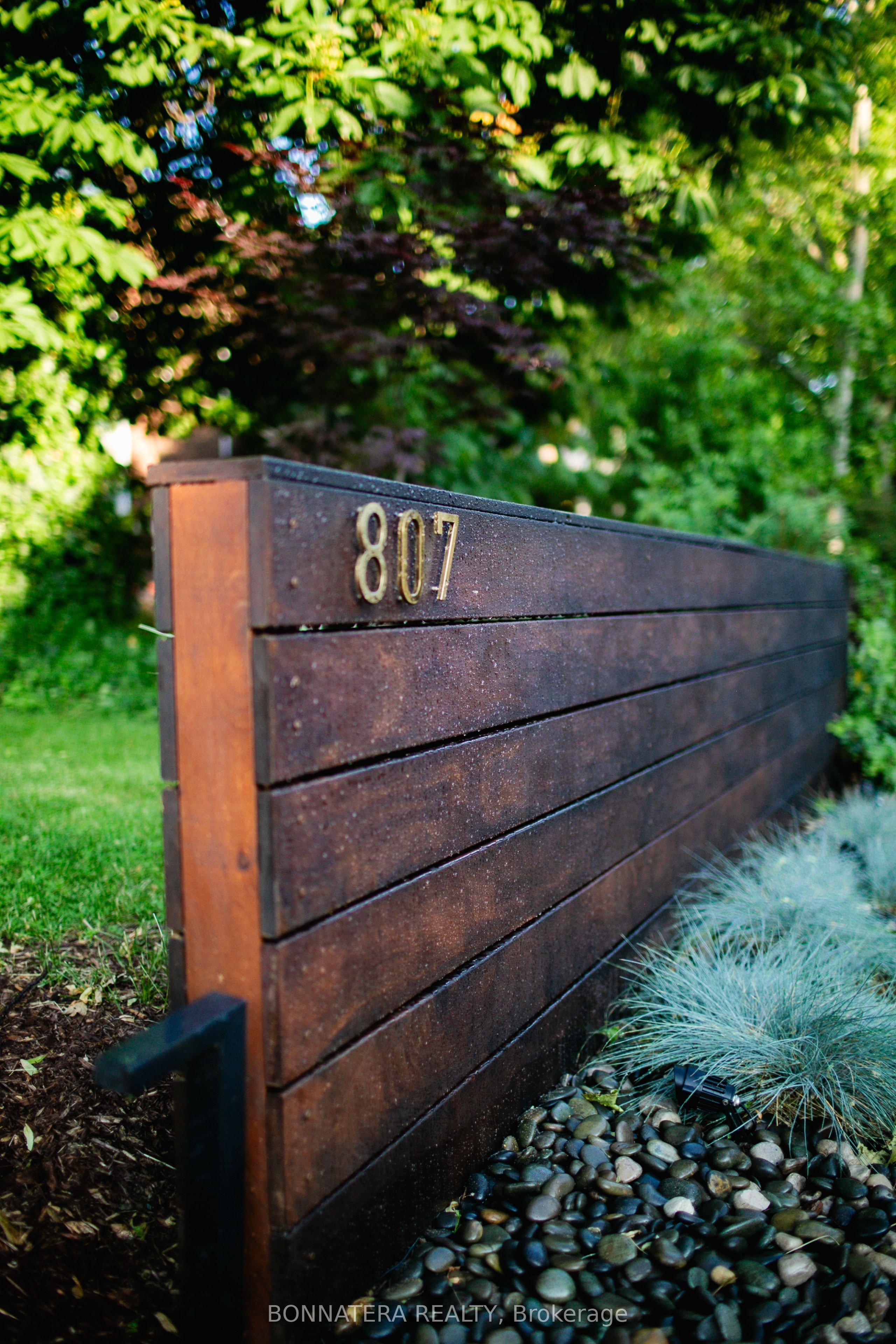 807 Indian Road