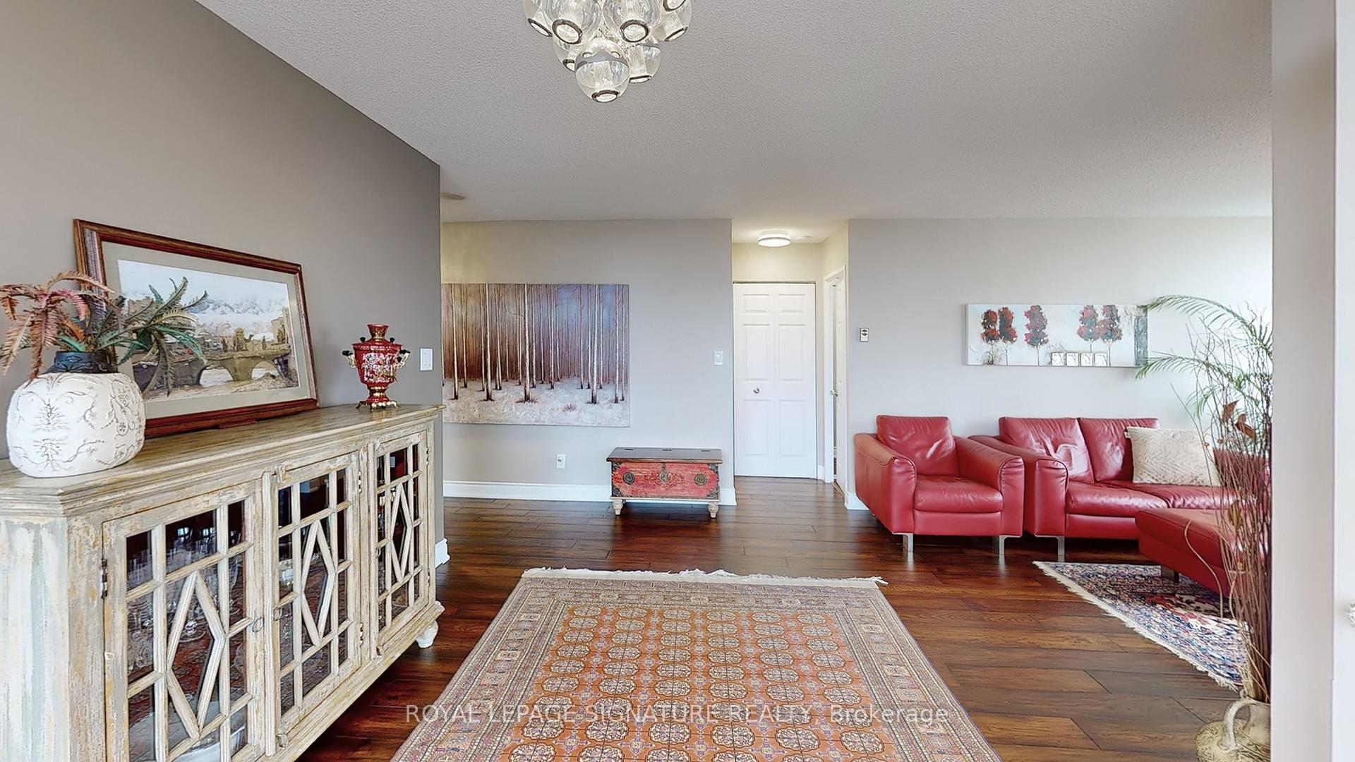 2 Bedrooms Condo at 3605 Kariya, Mississauga For sale