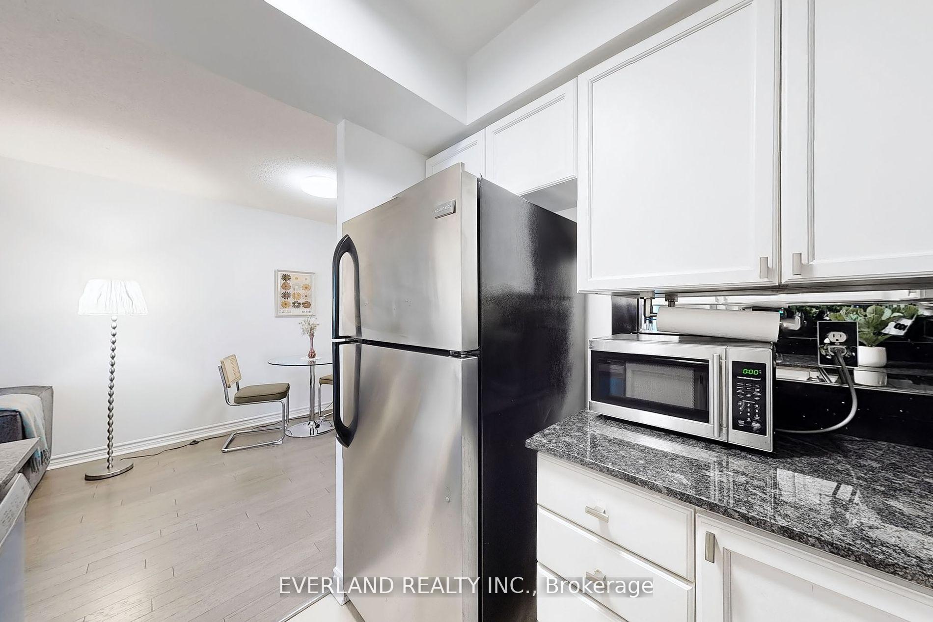 2 Bedrooms Condo at 1 Rean, Toronto For sale