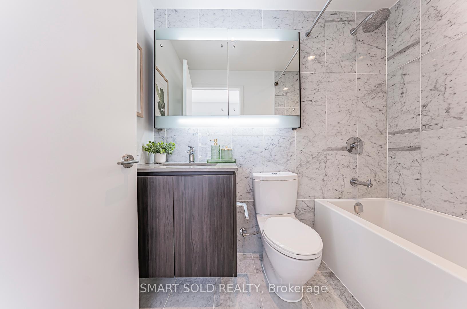2 Bedrooms Condo at 117 Mcmahon, Toronto For sale