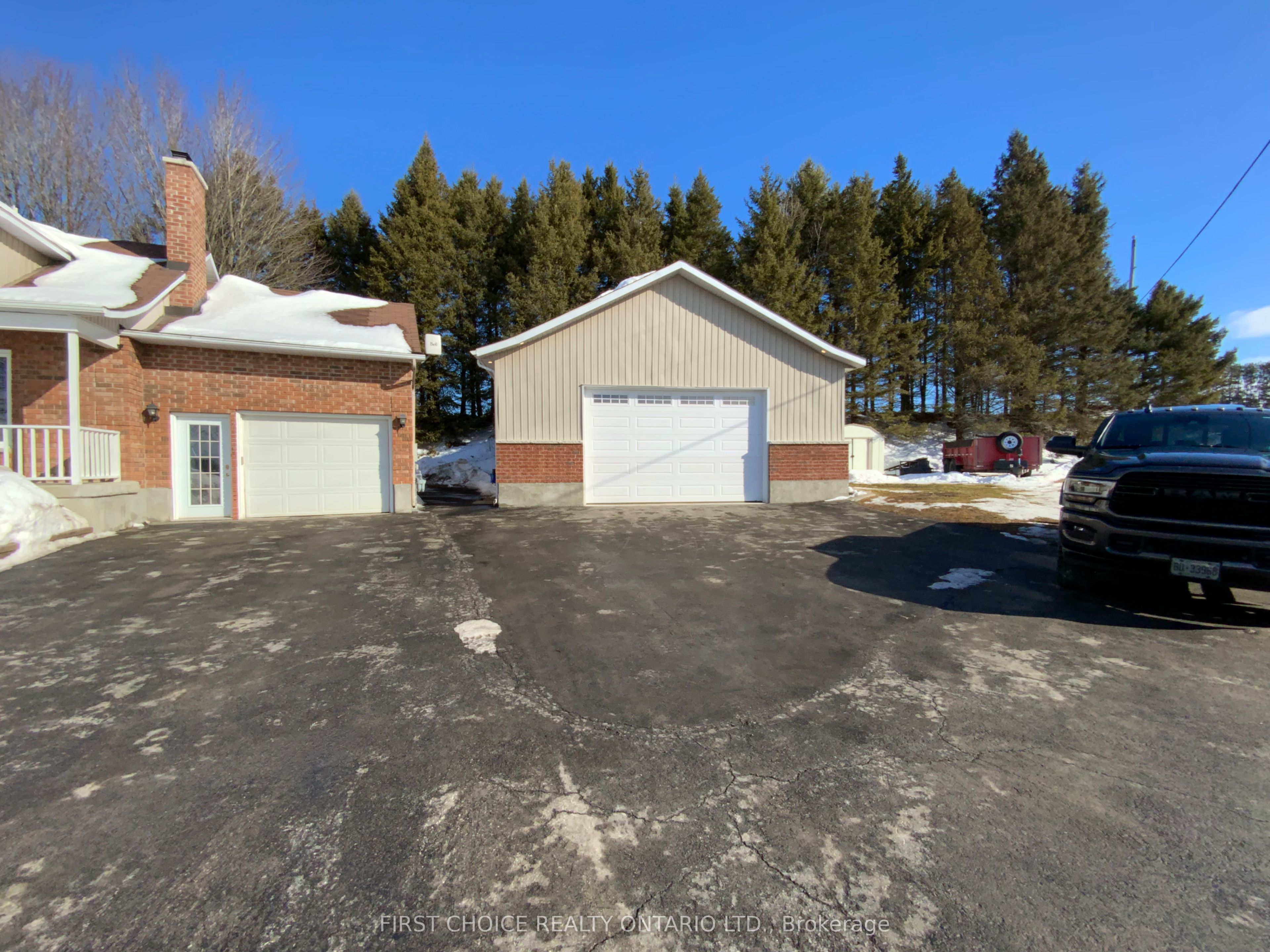 1211 Lacroix Road