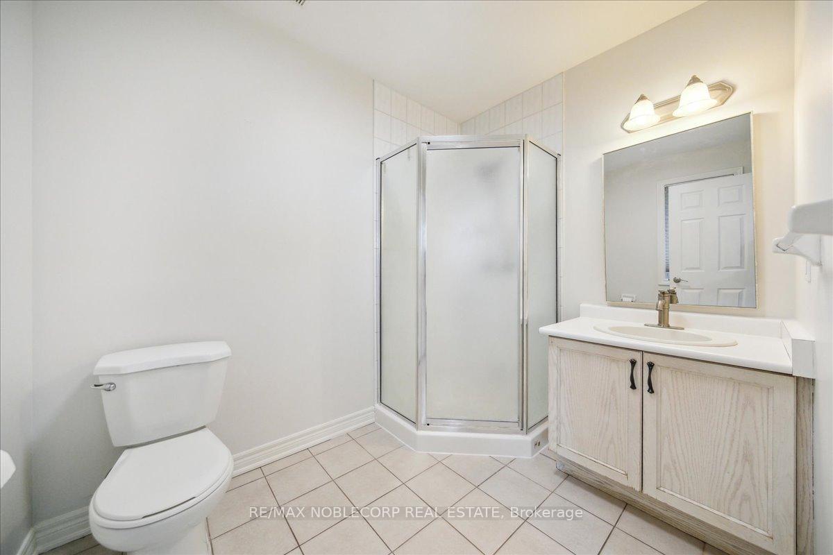 3 Bedrooms Condo at 20 William Farr, Vaughan For sale