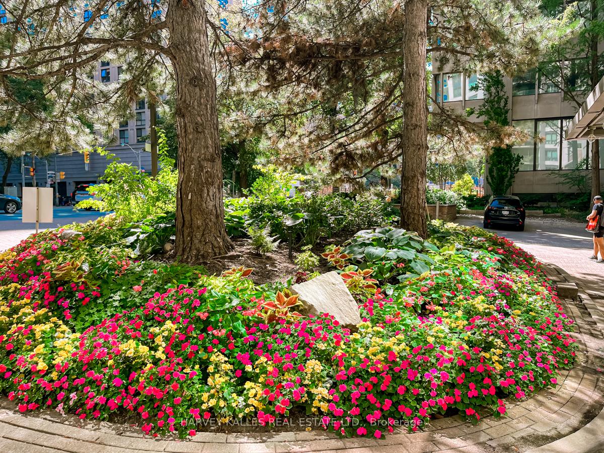 278 Bloor Street E 1501