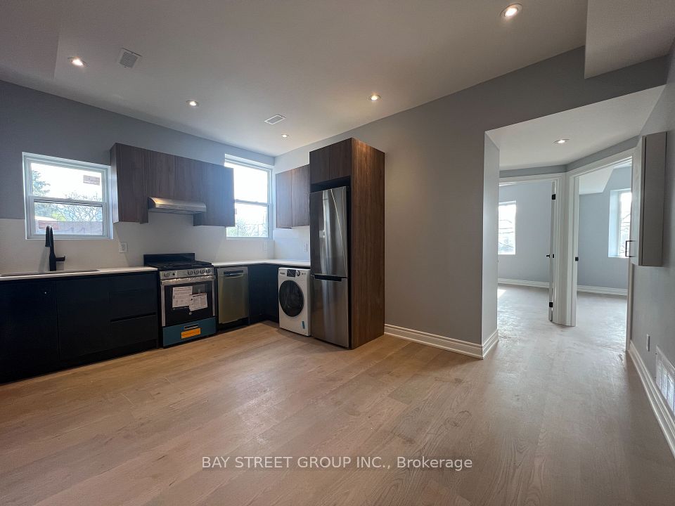 2386 Lake Shore