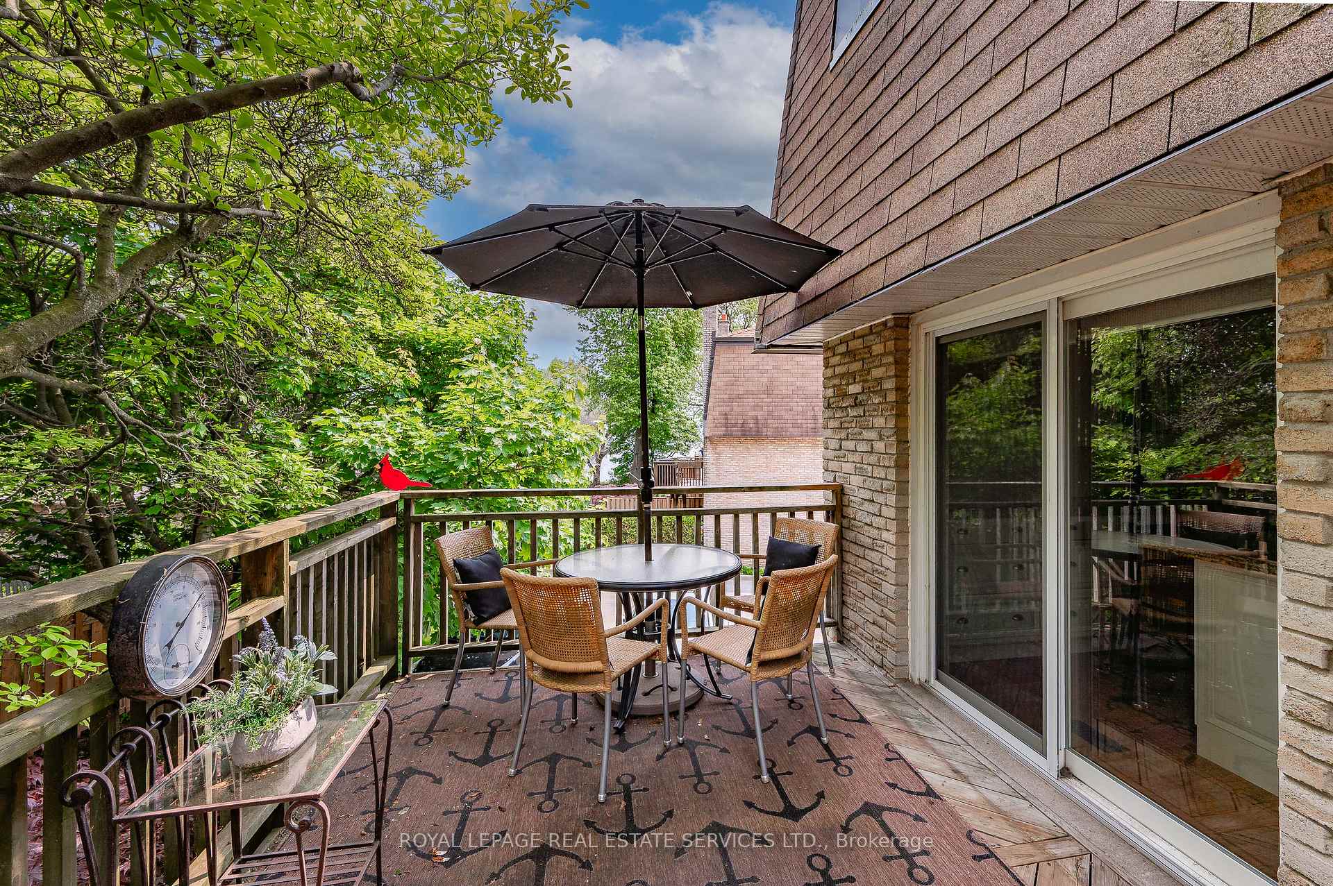 3 Bedrooms Condo at 2098 Marine, Oakville For sale