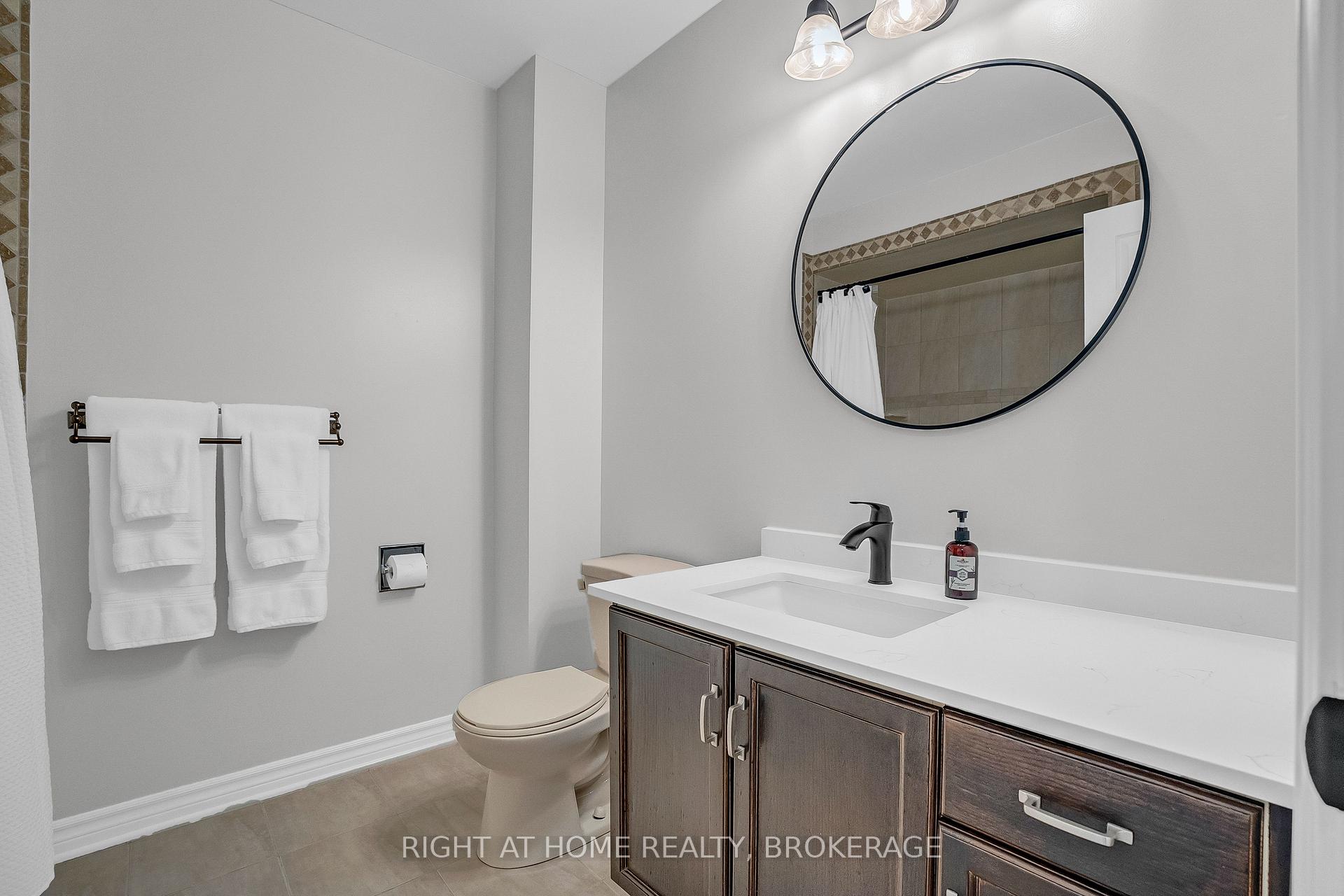 3 Bedrooms Condo at 3420 South Millway, Mississauga For sale