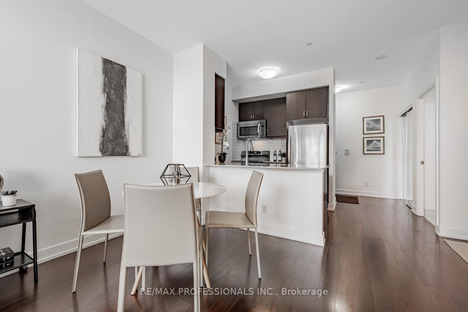 2 Bedrooms Condo at 6 Eva, Toronto For sale