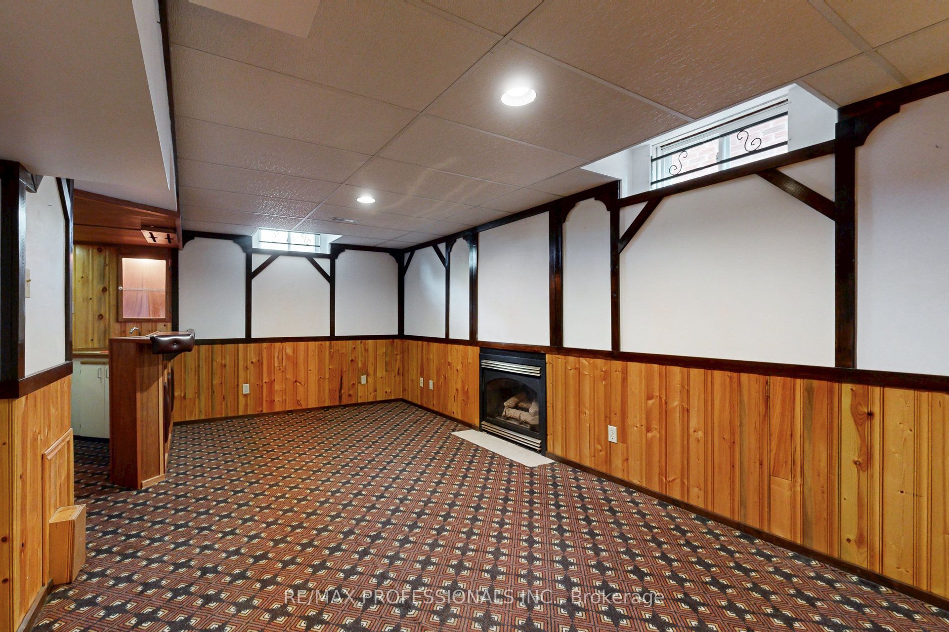 1327 Greenwood Crescent