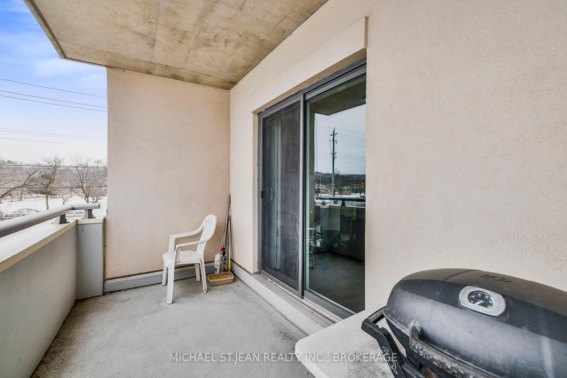 2 Bedrooms Condo at 319 Highway 8,  Hamilton For sale