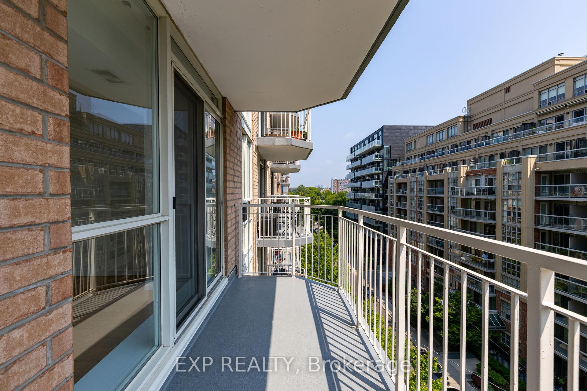 2 Bedrooms Condo at 18 Stafford, Toronto For sale